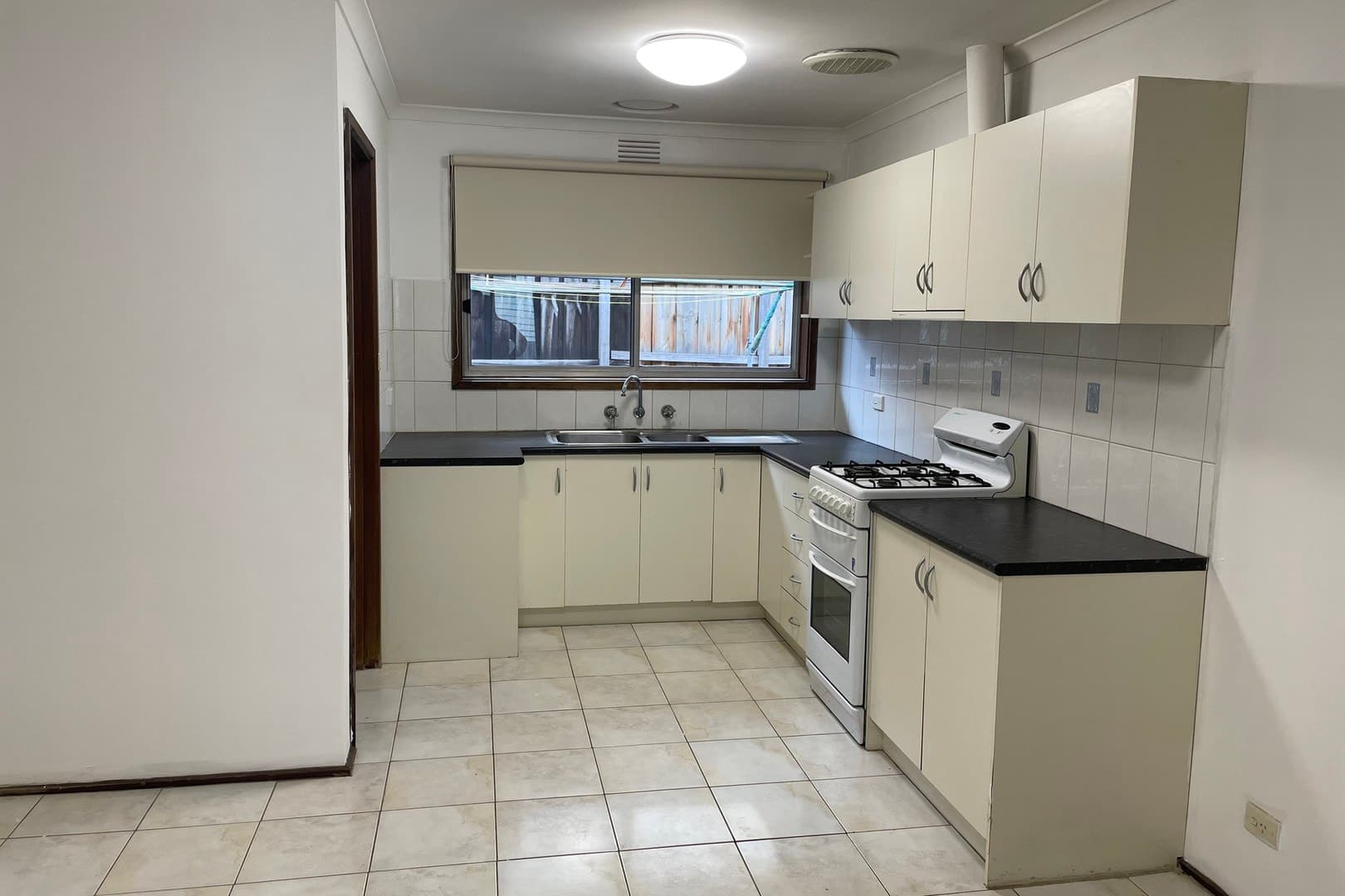 2/100 Fyffe StreetThornbury, VIC 3071  - Leased, Thornbury - Thumbnail 3