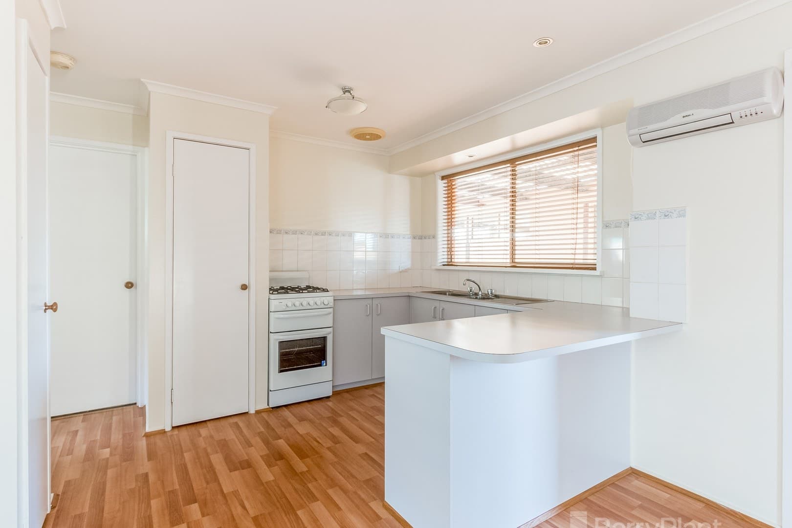 8 Simon DrivePakenham, VIC 3810  - Leased, Pakenham - Thumbnail 5