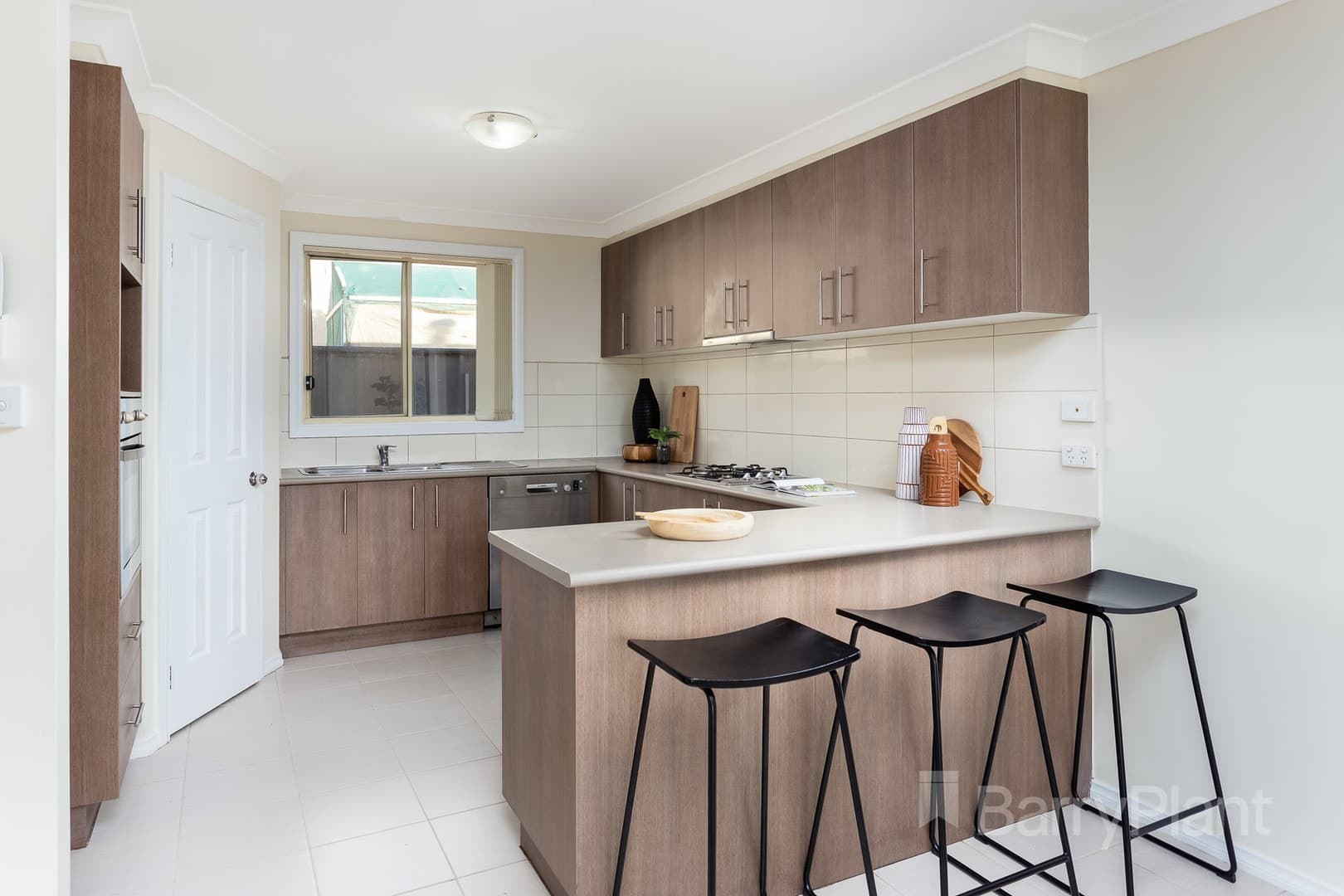 22 Whitlam GreenPoint Cook, VIC 3030  - Leased, Point Cook - Thumbnail 2