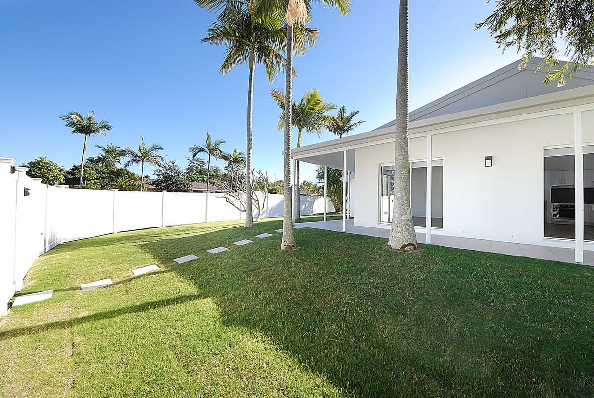 33 Honeyeater Drive, BURLEIGH WATERS, Burleigh Waters - Thumbnail 3