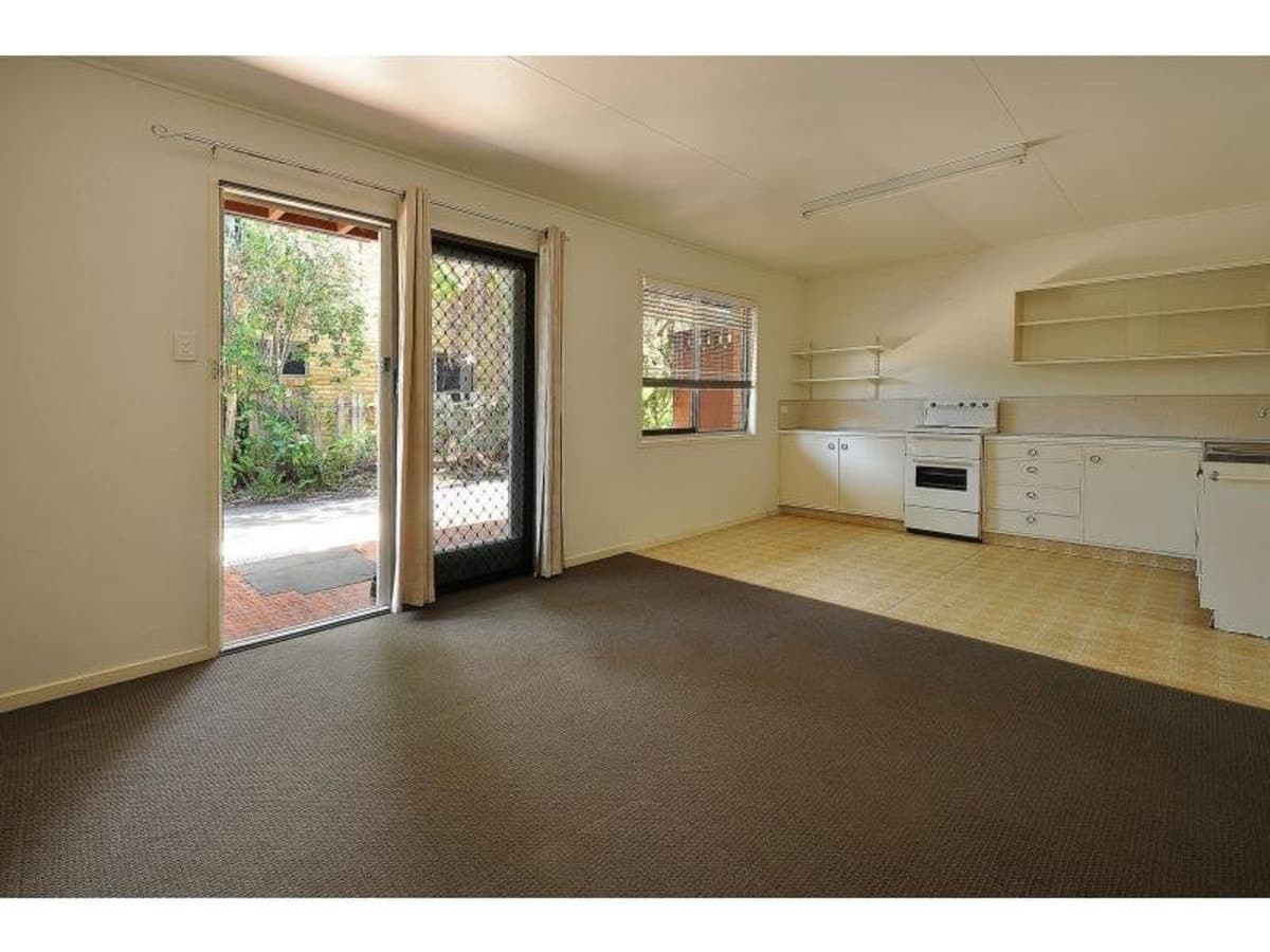 4/13 Awoonga Avenue, BURLEIGH HEADS, Burleigh Heads - Thumbnail 2