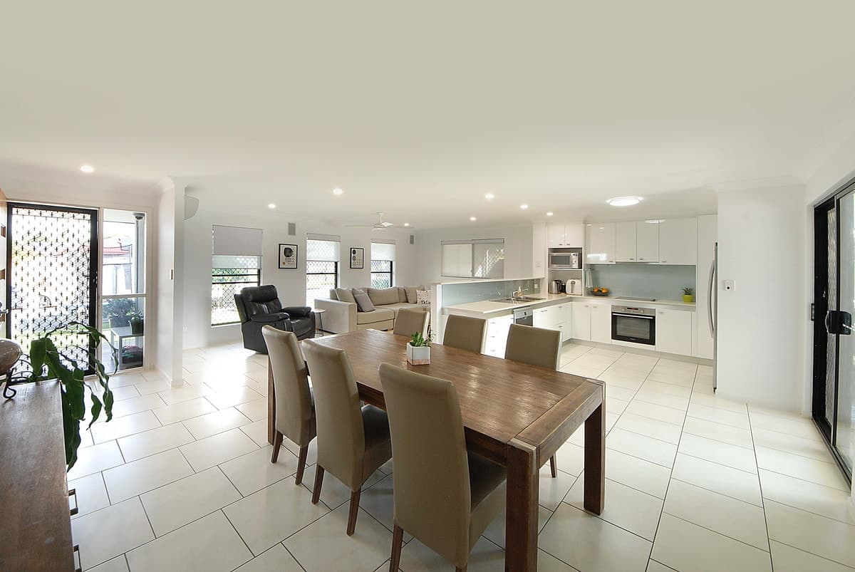 11 Manakin Avenue, Burleigh Waters, Burleigh Waters - Image 1