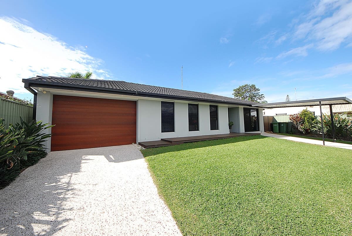 11 Manakin Avenue, Burleigh Waters, Burleigh Waters - Thumbnail 2