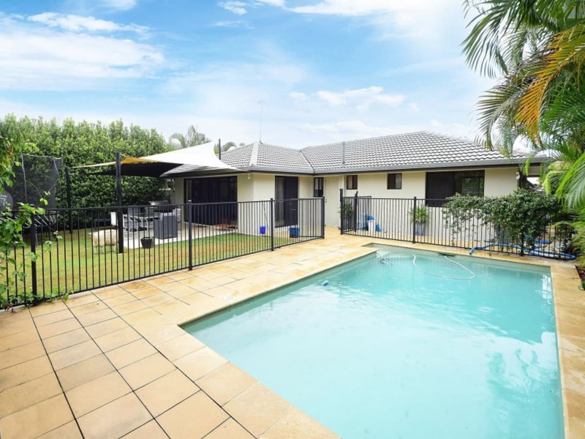 8 Grebe Place, BURLEIGH WATERS, Burleigh Waters - Image 1