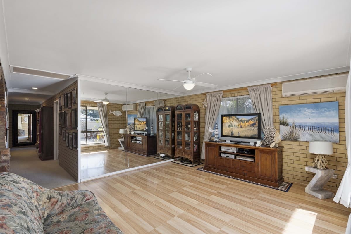 8 Frangipani Street, Miami, Miami - Thumbnail 3