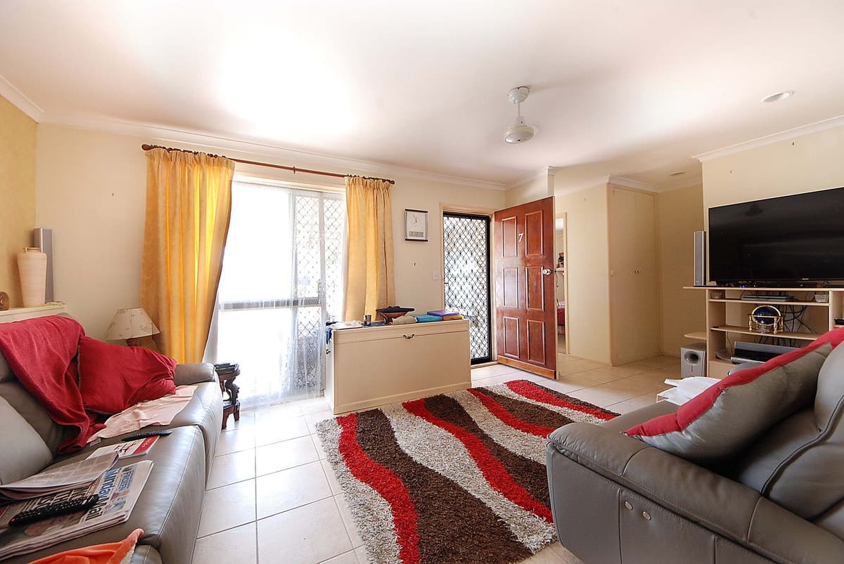 7 Eagle Avenue, Burleigh Waters, Burleigh Waters - Thumbnail 2