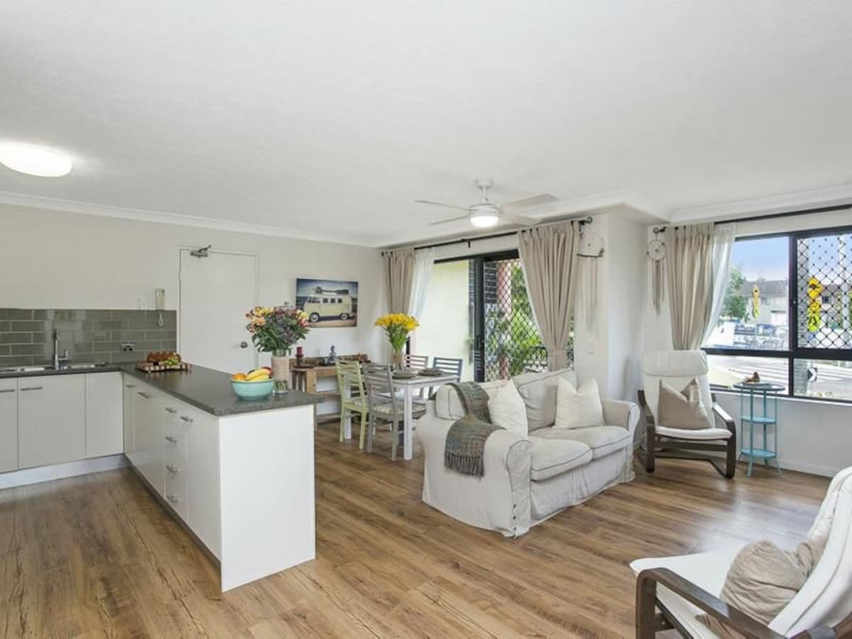 2/5 Mountainview Avenue, MIAMI, Miami - Image 1
