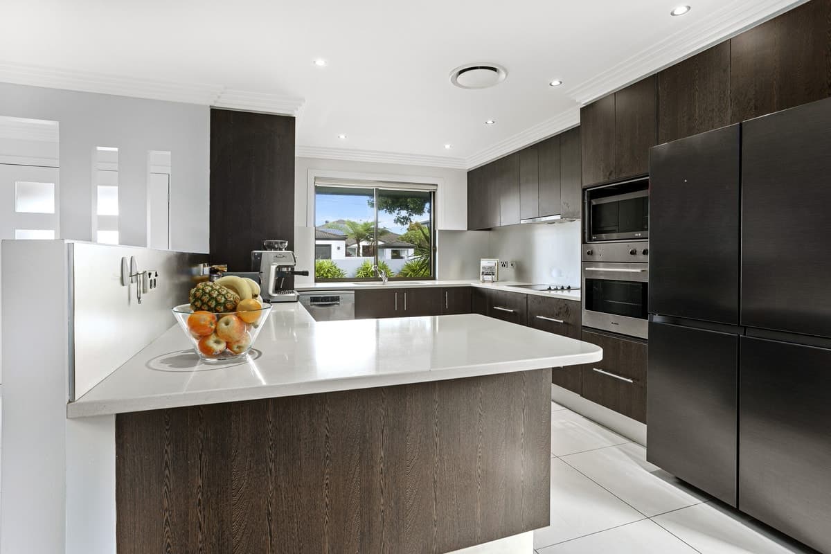 3 Avocet Avenue, BURLEIGH WATERS, Burleigh Waters - Thumbnail 2