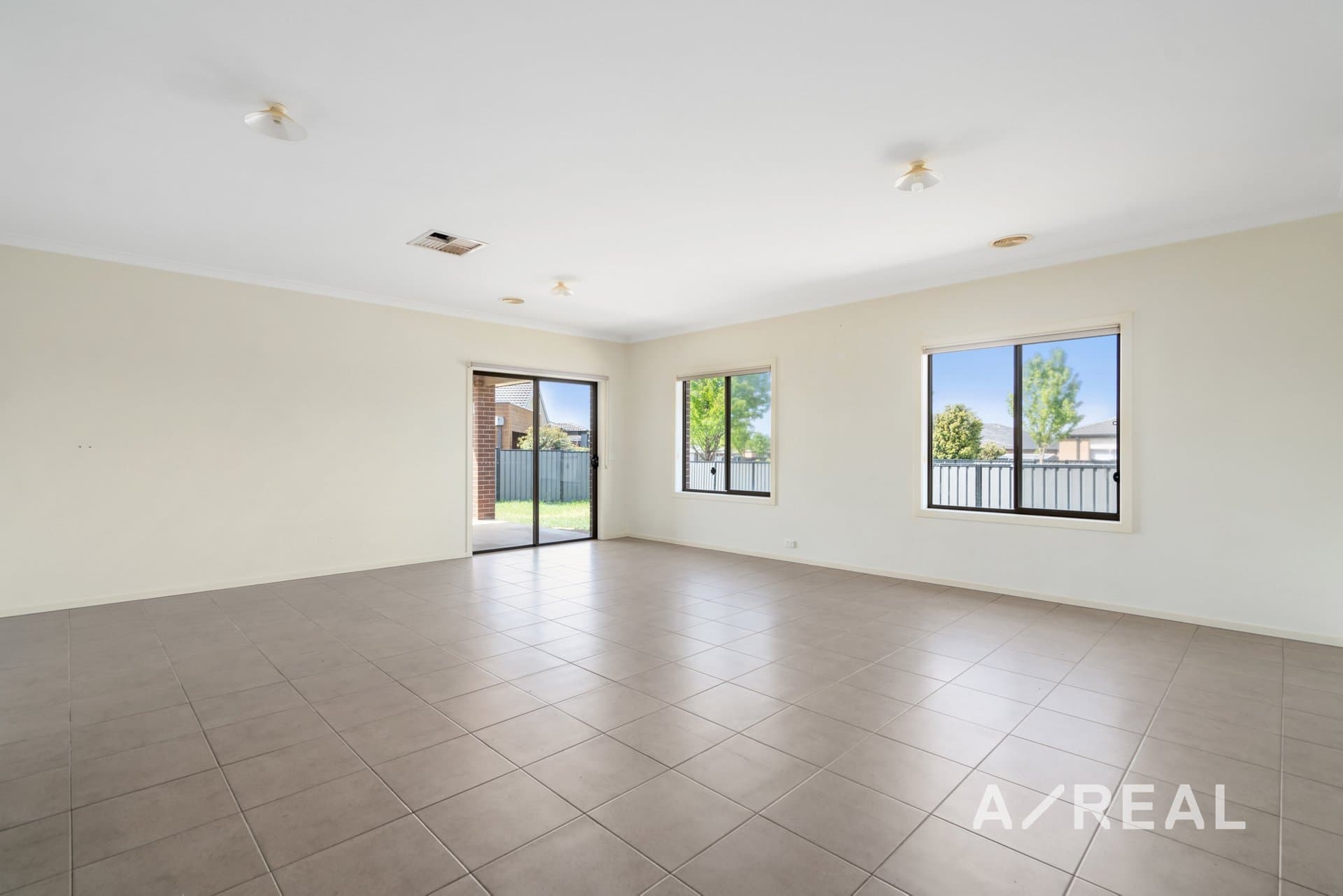 72 Wattletree Street, Craigieburn VIC 3064, Craigieburn - Thumbnail 5