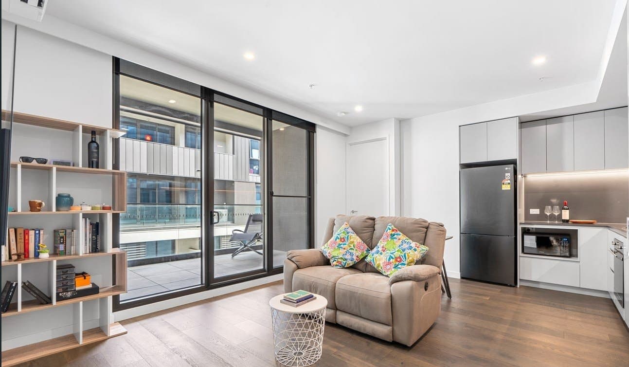 508/51 Thistlethwaite Street, South Melbourne - Thumbnail 2