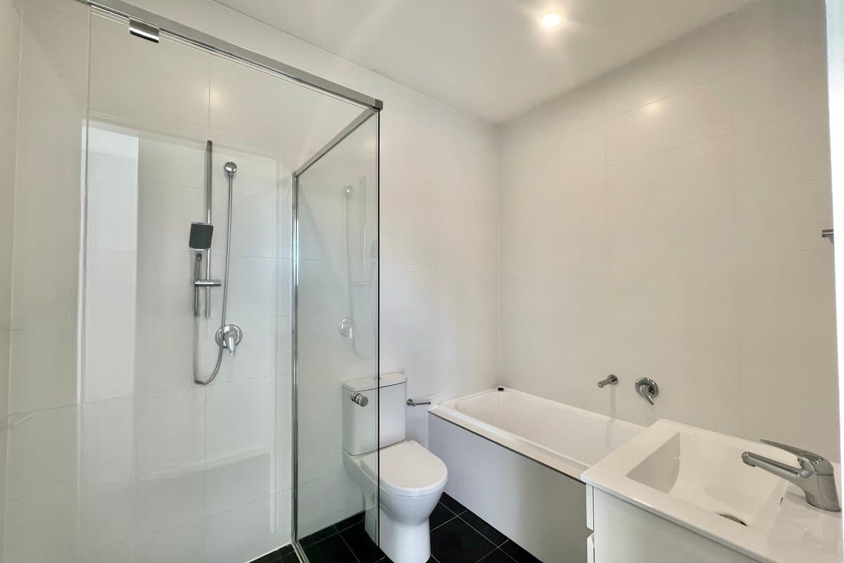 17/ 2b Collis Place, Minto - Thumbnail 4