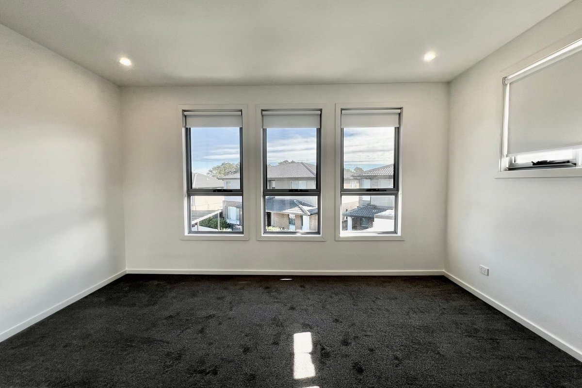 17/ 2b Collis Place, Minto - Thumbnail 5