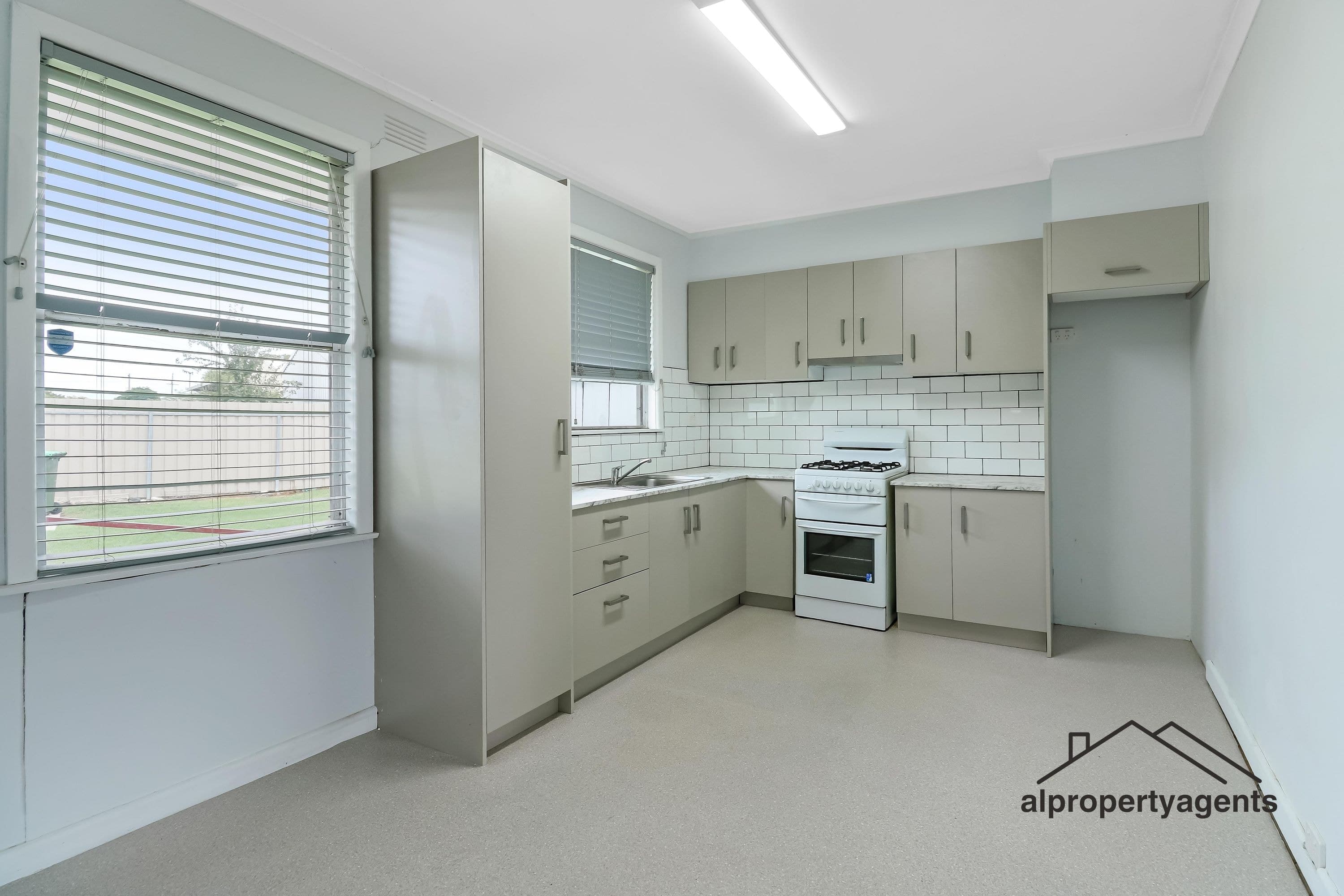 34 Pearl Street, Horsham VIC 3400, Horsham - Thumbnail 3