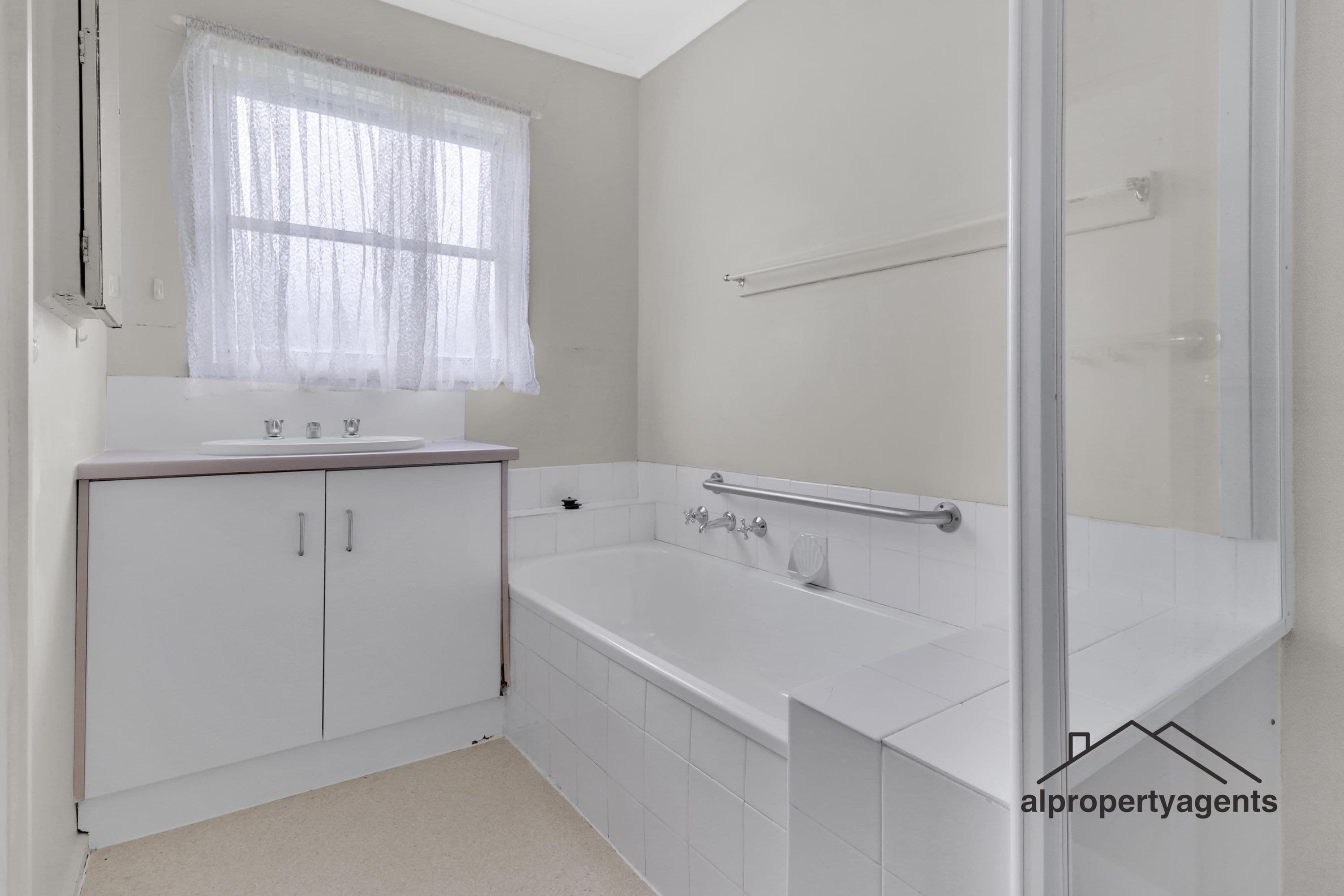 12 Shirley Street, Horsham VIC 3400, Horsham - Thumbnail 7