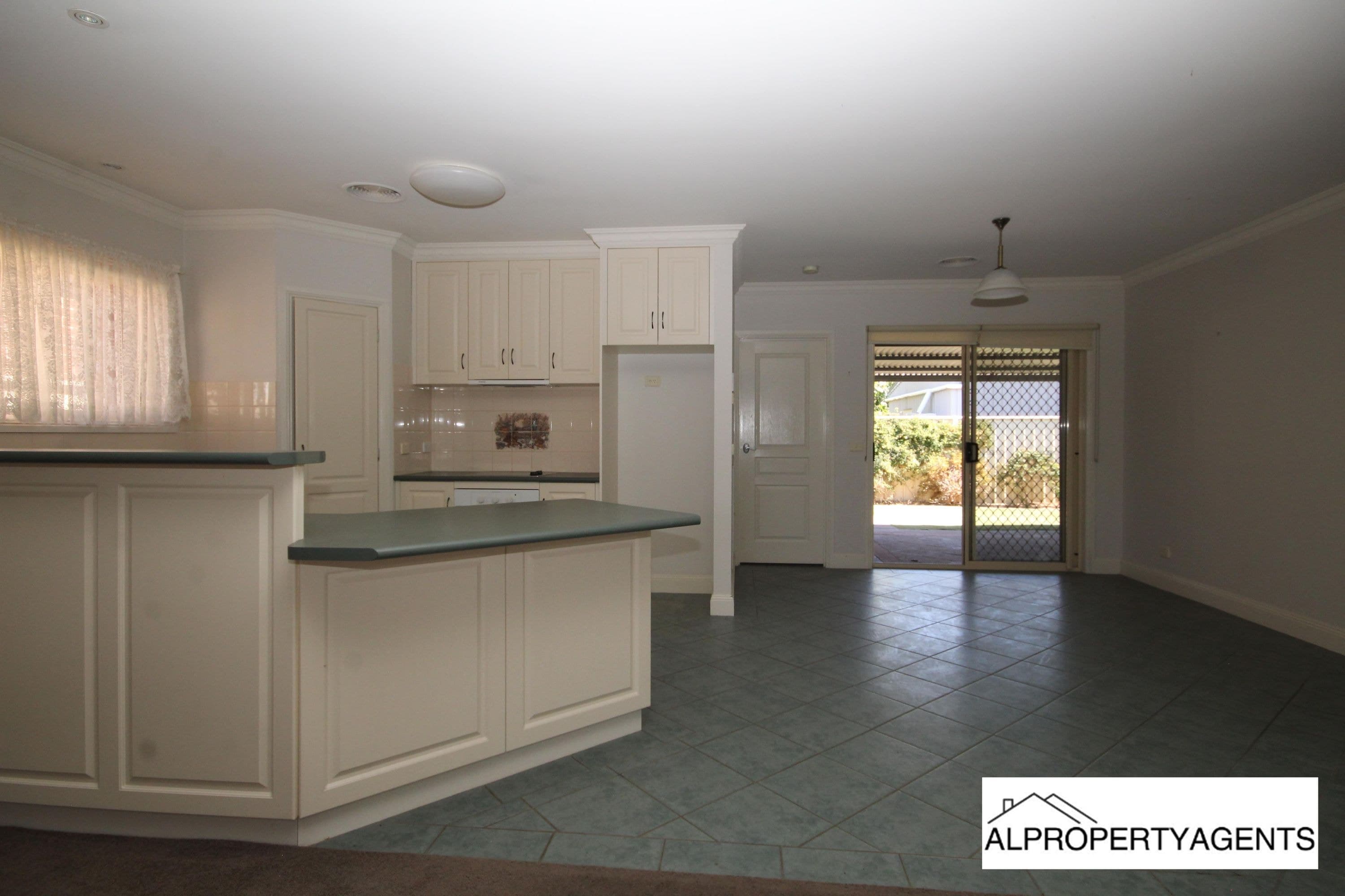 15 Bodey Court, Horsham VIC 3400, Horsham - Thumbnail 2