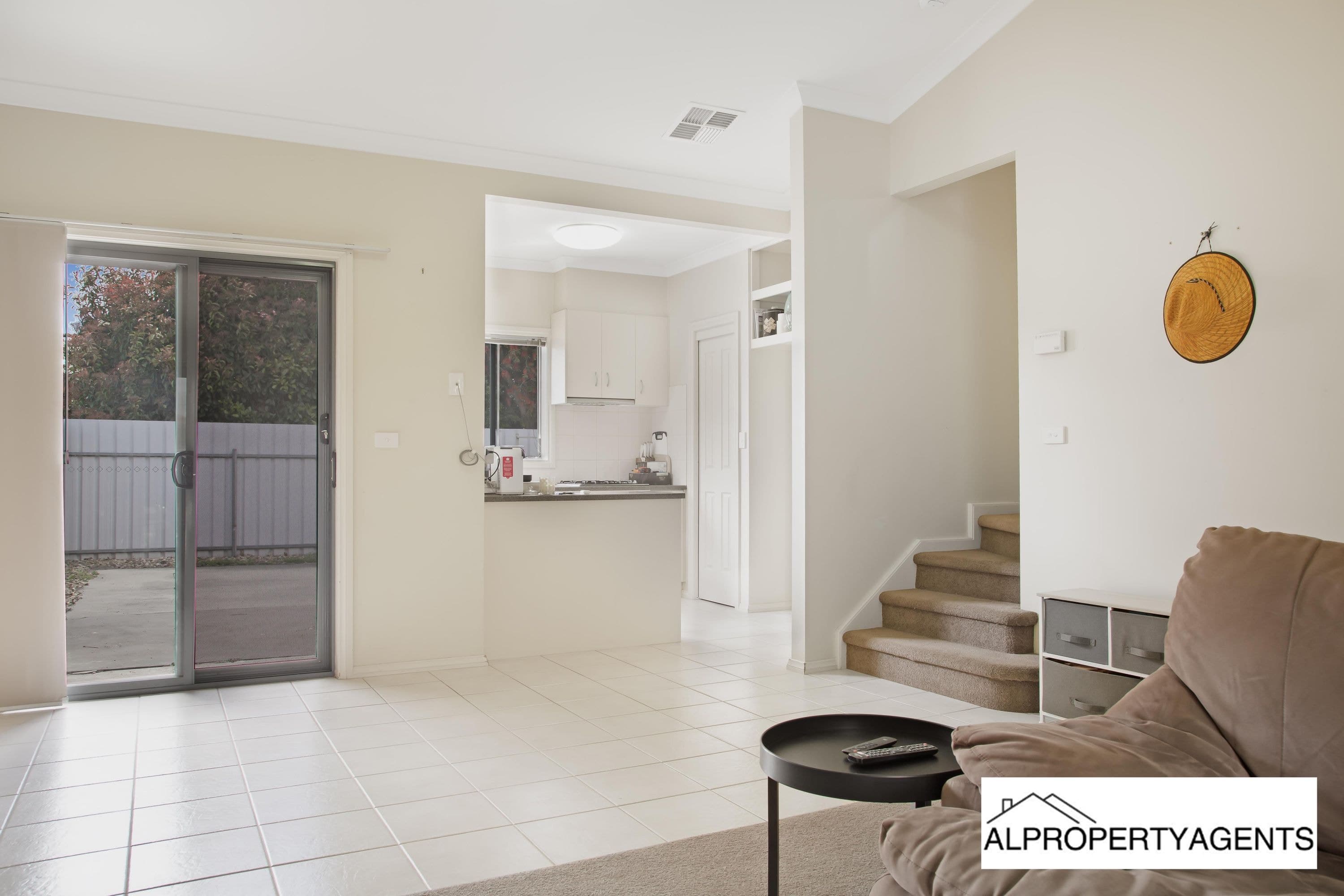 2/9 McTavish Boulevard, Horsham VIC 3400, Horsham - Thumbnail 3