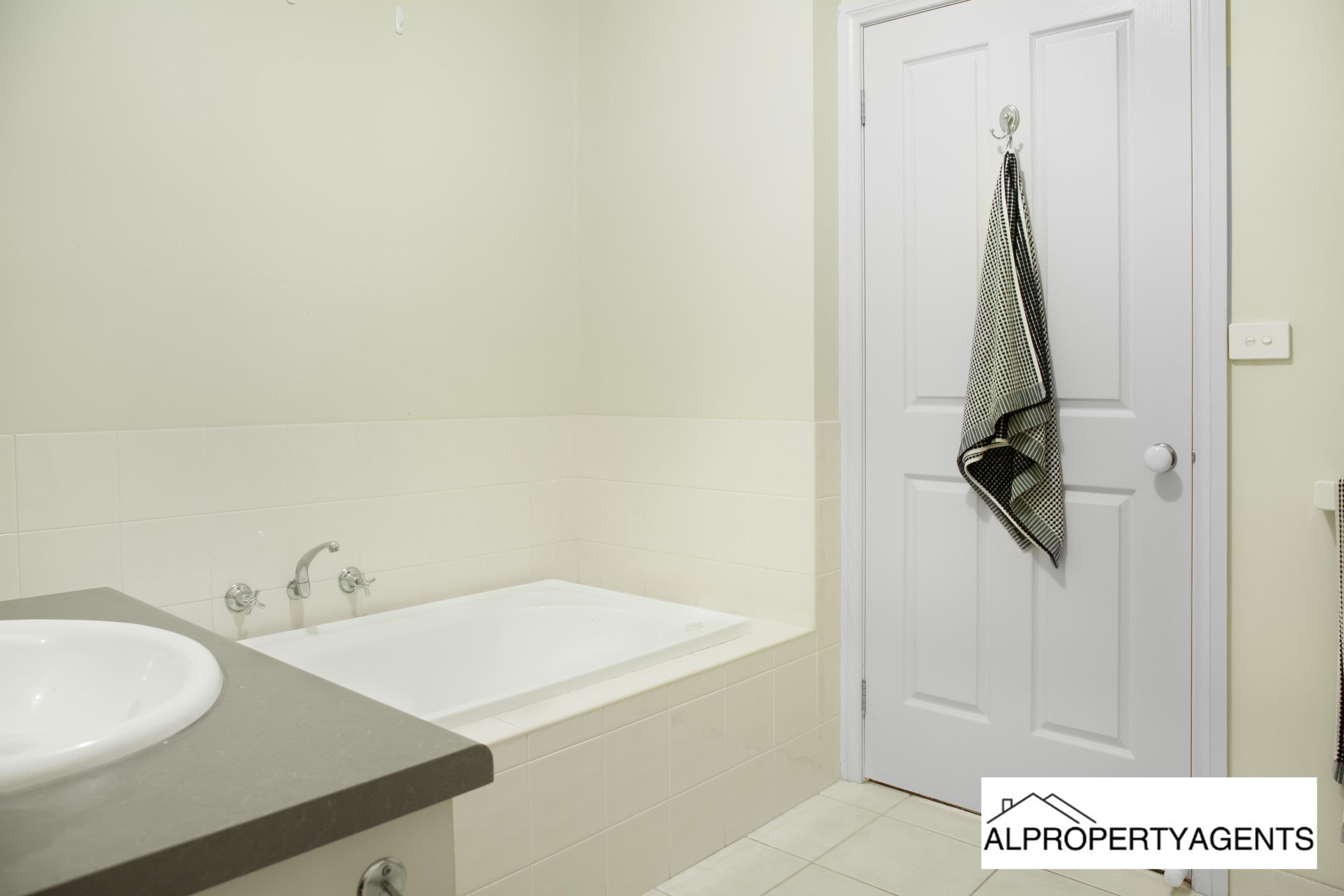 2/9 McTavish Boulevard, Horsham VIC 3400, Horsham - Thumbnail 6