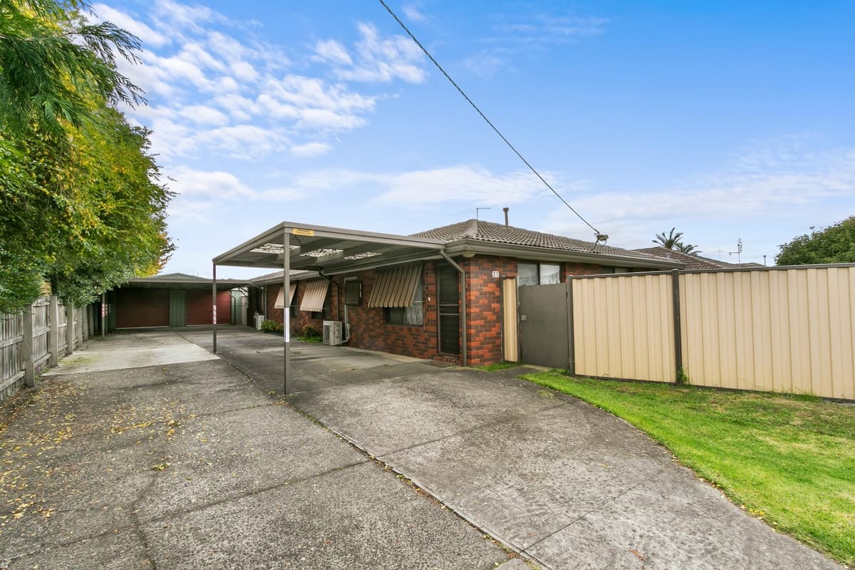 2 / 27 Spring Court, MORWELL VIC 3840, Morwell - Image 1