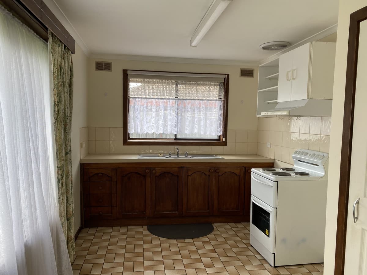 2 / 27 Spring Court, MORWELL VIC 3840, Morwell - Thumbnail 2