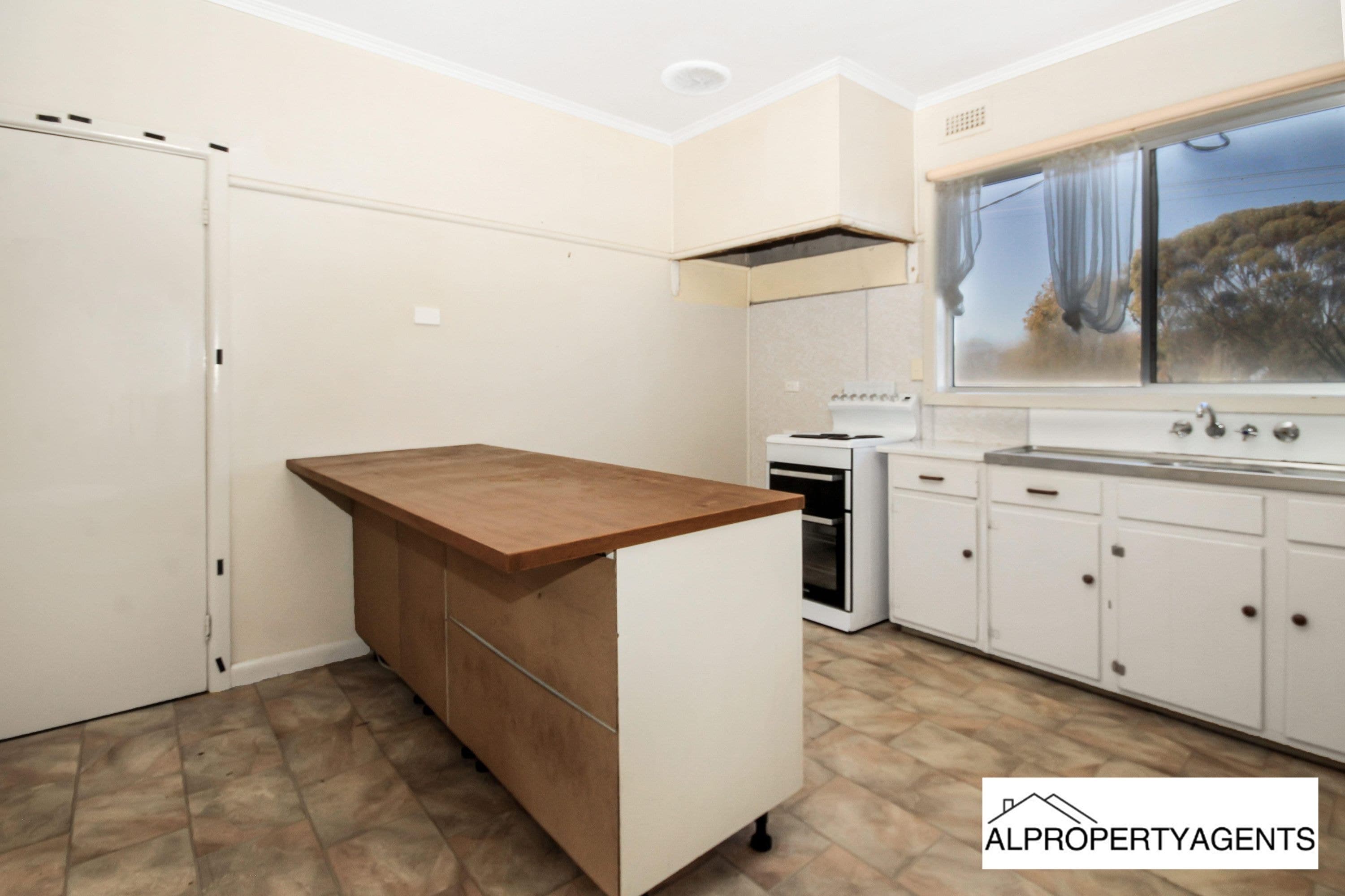 10 Belcher Street, Nhill VIC 3418, Nhill - Thumbnail 3