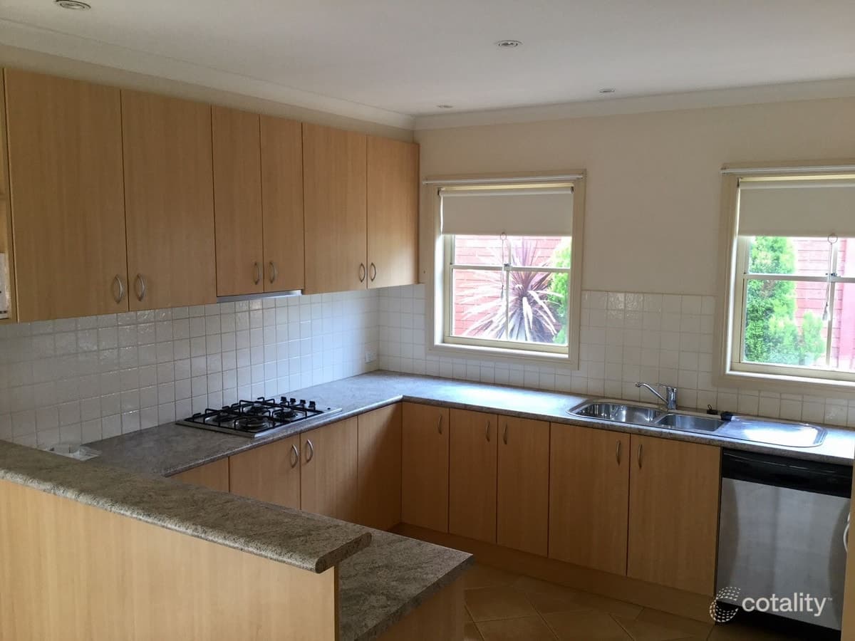 2 / 17 Molesworth Drive, HIGHTON VIC 3216, Highton - Thumbnail 2
