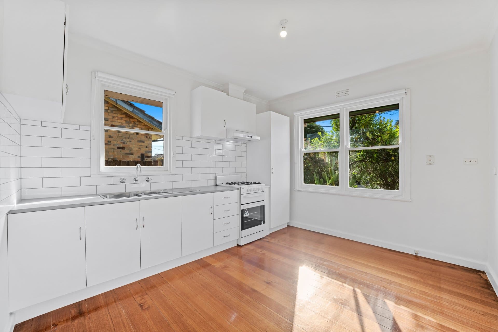 276 Rossmoyne Street, Thornbury VIC 3071, Thornbury - Thumbnail 3