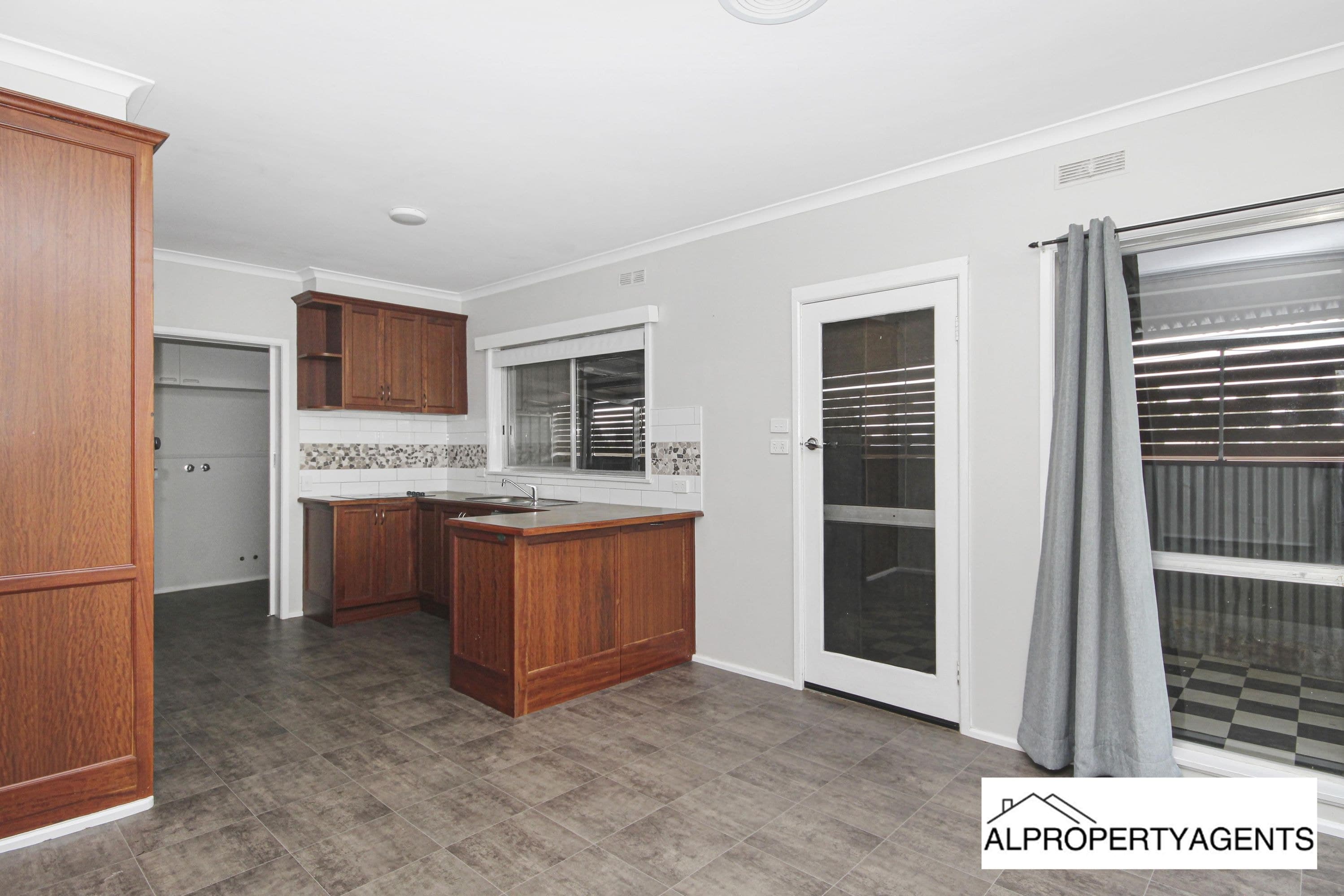 11 Gertrude Street, Horsham VIC 3400, Horsham - Thumbnail 3