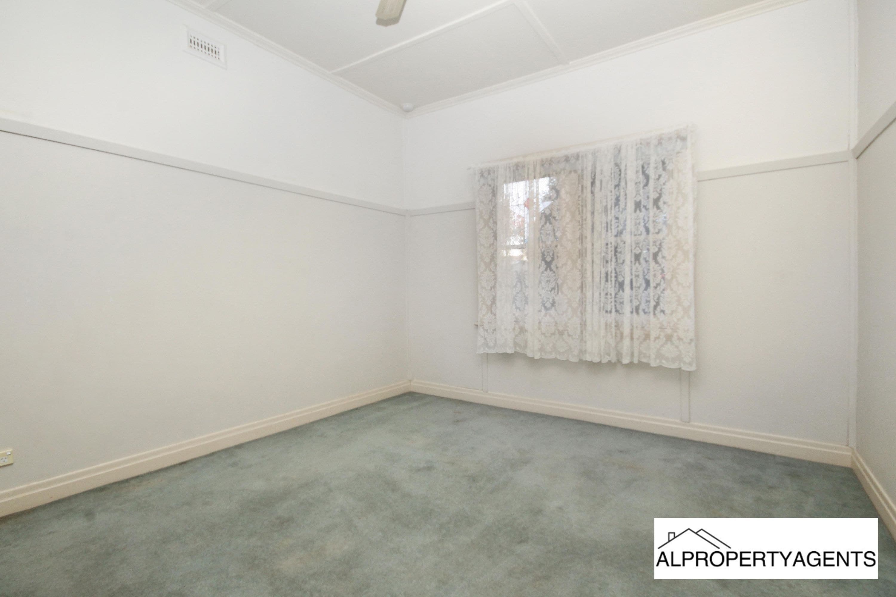 196 Baillie Street, Horsham VIC 3400, Horsham - Thumbnail 3