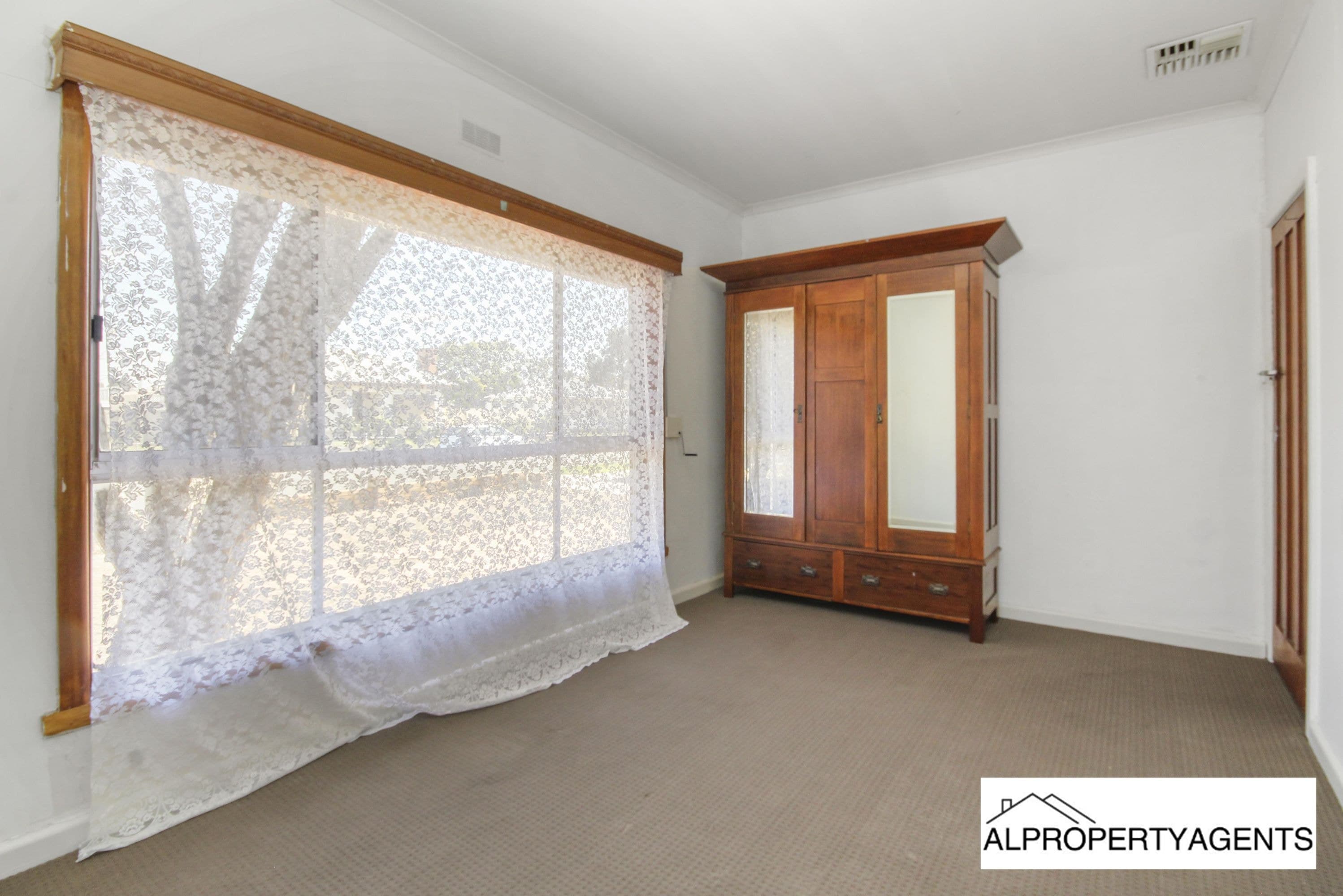 16 Philip Street, Horsham VIC 3400, Horsham - Thumbnail 4