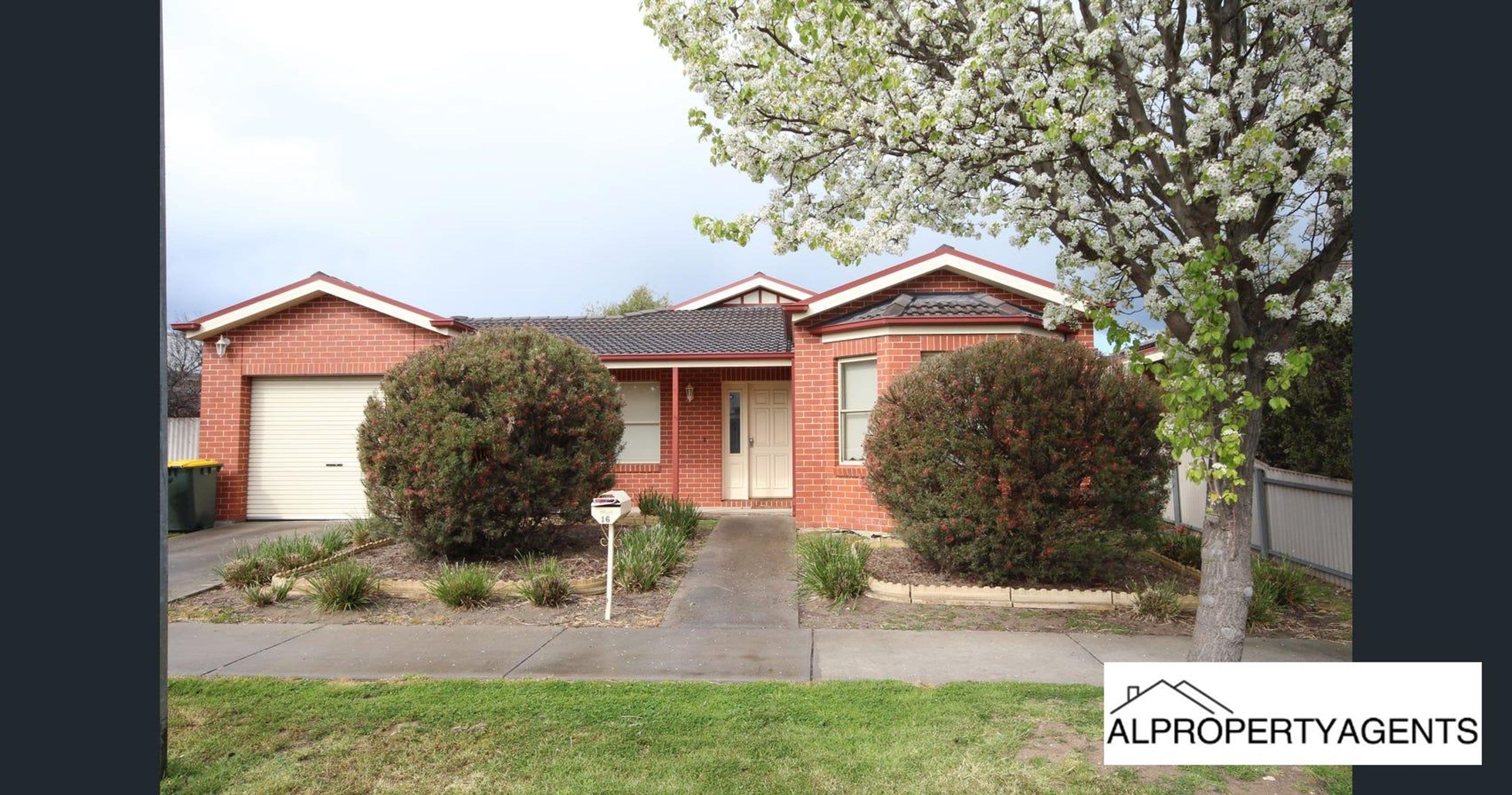 16 Knowles Street, Horsham VIC 3400, Horsham - Image 1