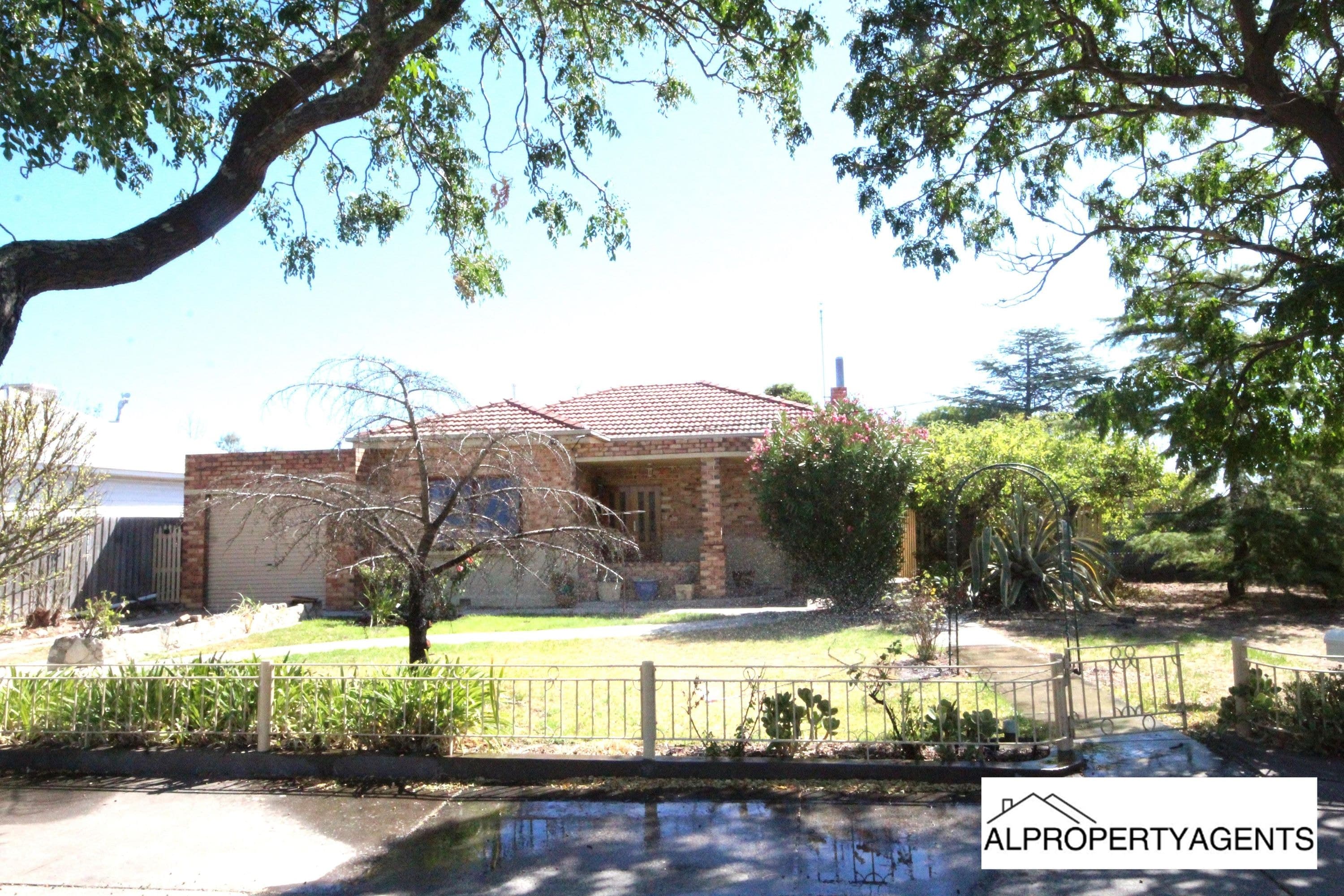 42 Stawell Road, Horsham VIC 3400, Horsham - Image 1