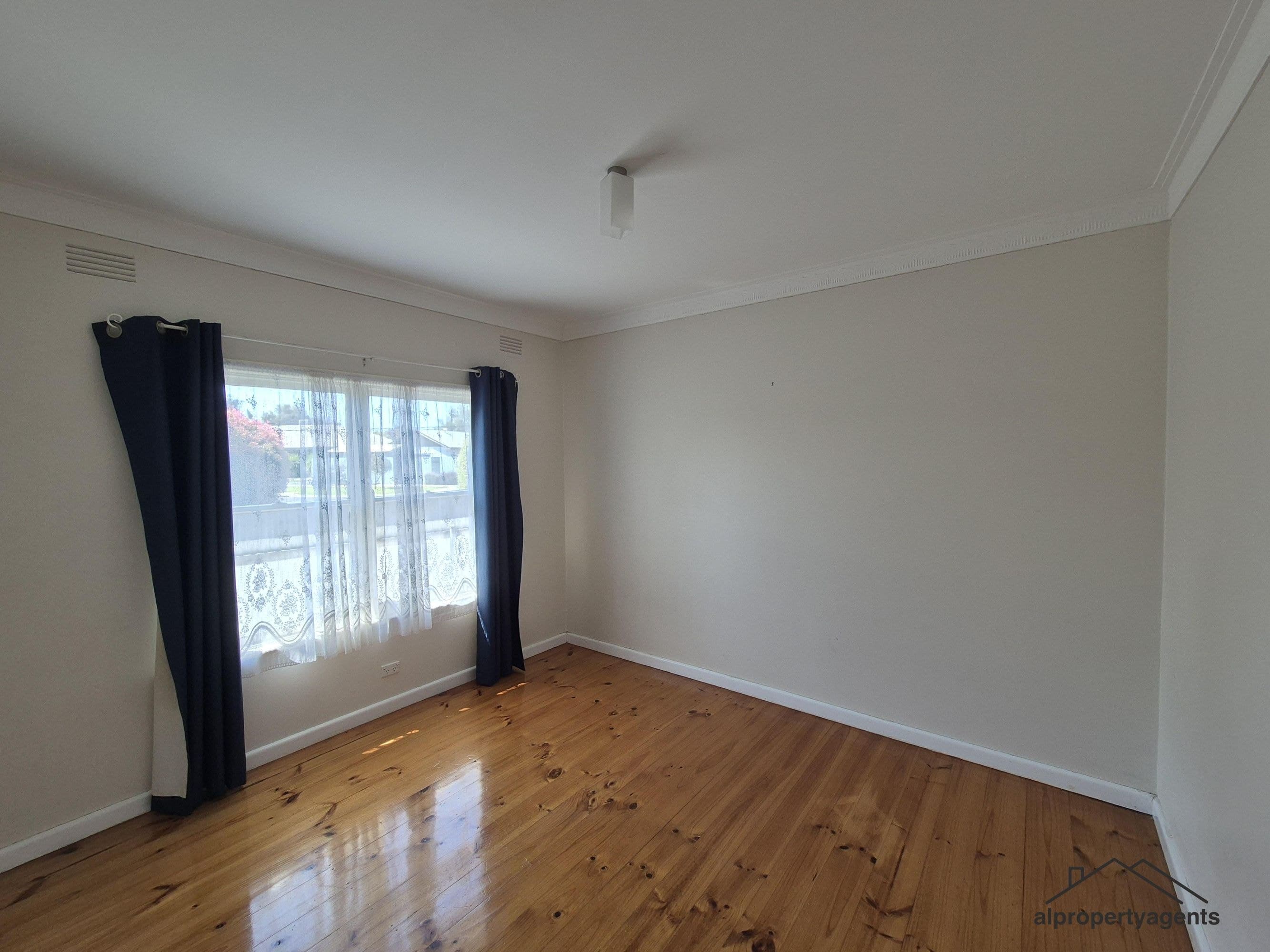 22 Tena Avenue, Horsham VIC 3400, Horsham - Thumbnail 2
