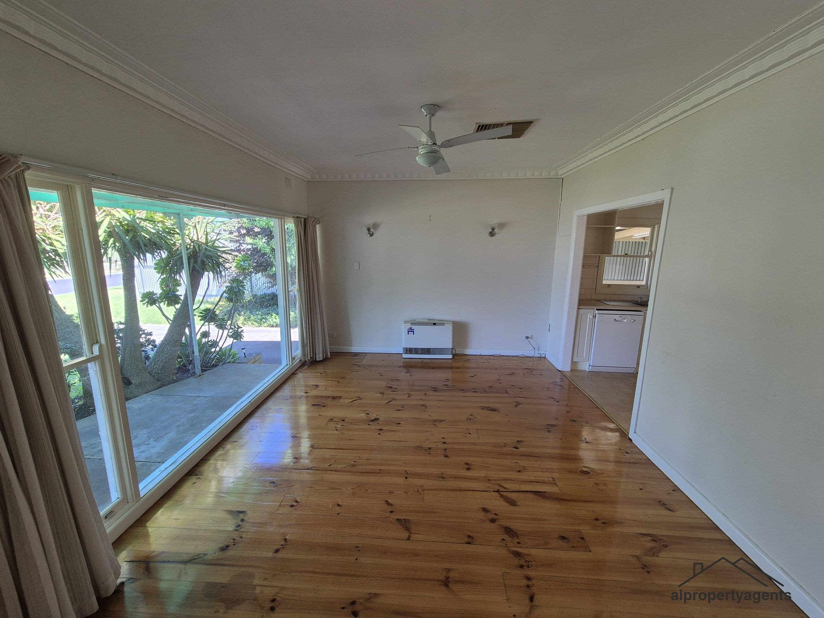 22 Tena Avenue, Horsham VIC 3400, Horsham - Thumbnail 3