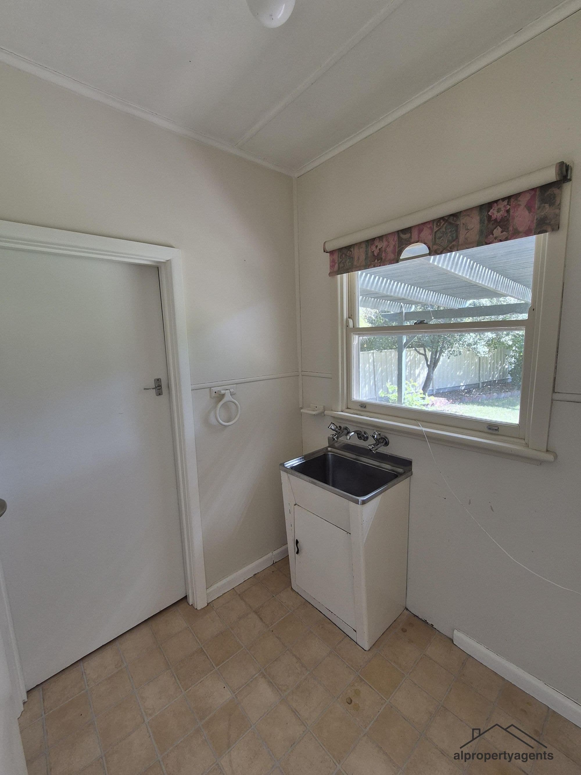 22 Tena Avenue, Horsham VIC 3400, Horsham - Thumbnail 8