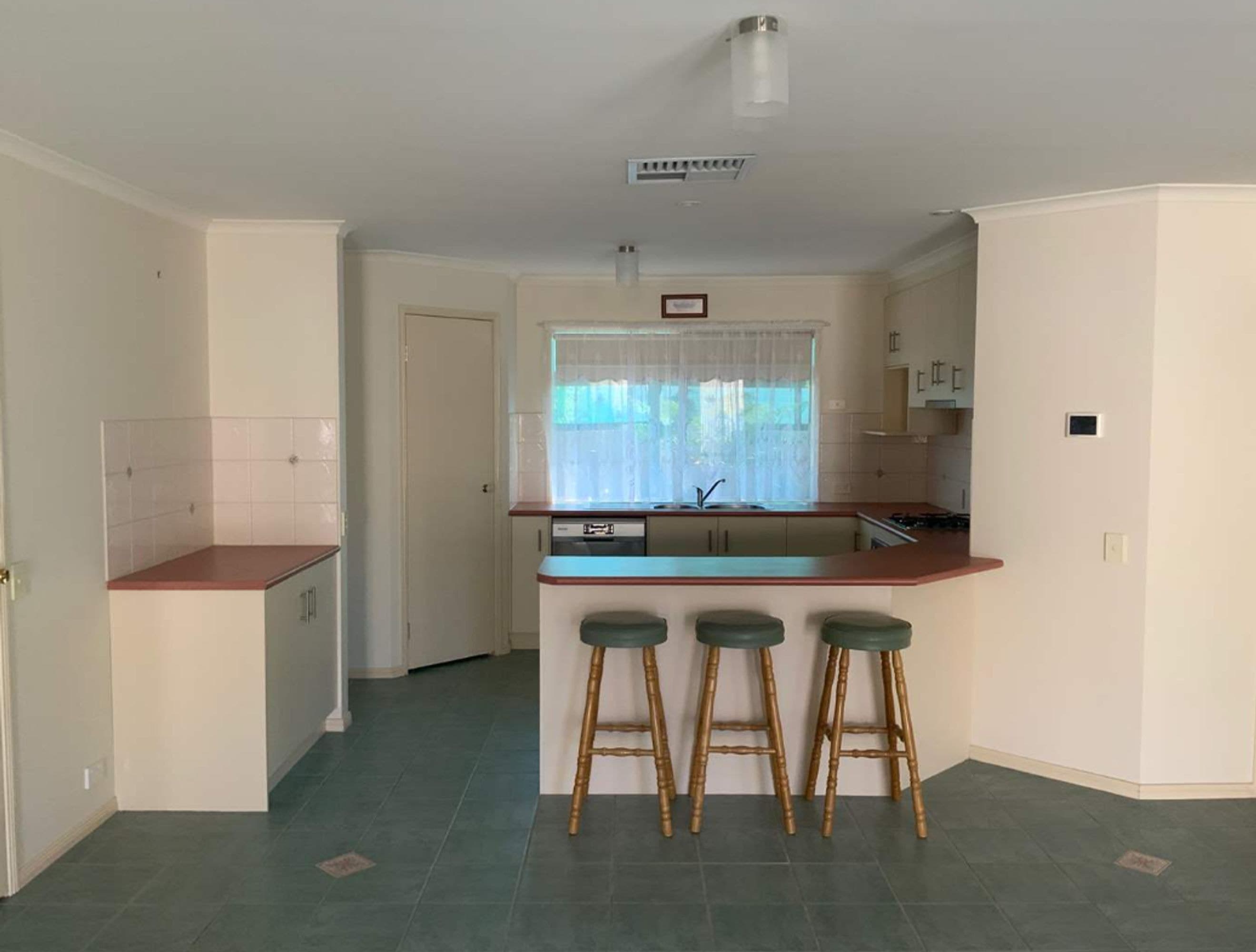 2 Royal Court, Horsham VIC 3400, Horsham - Thumbnail 2