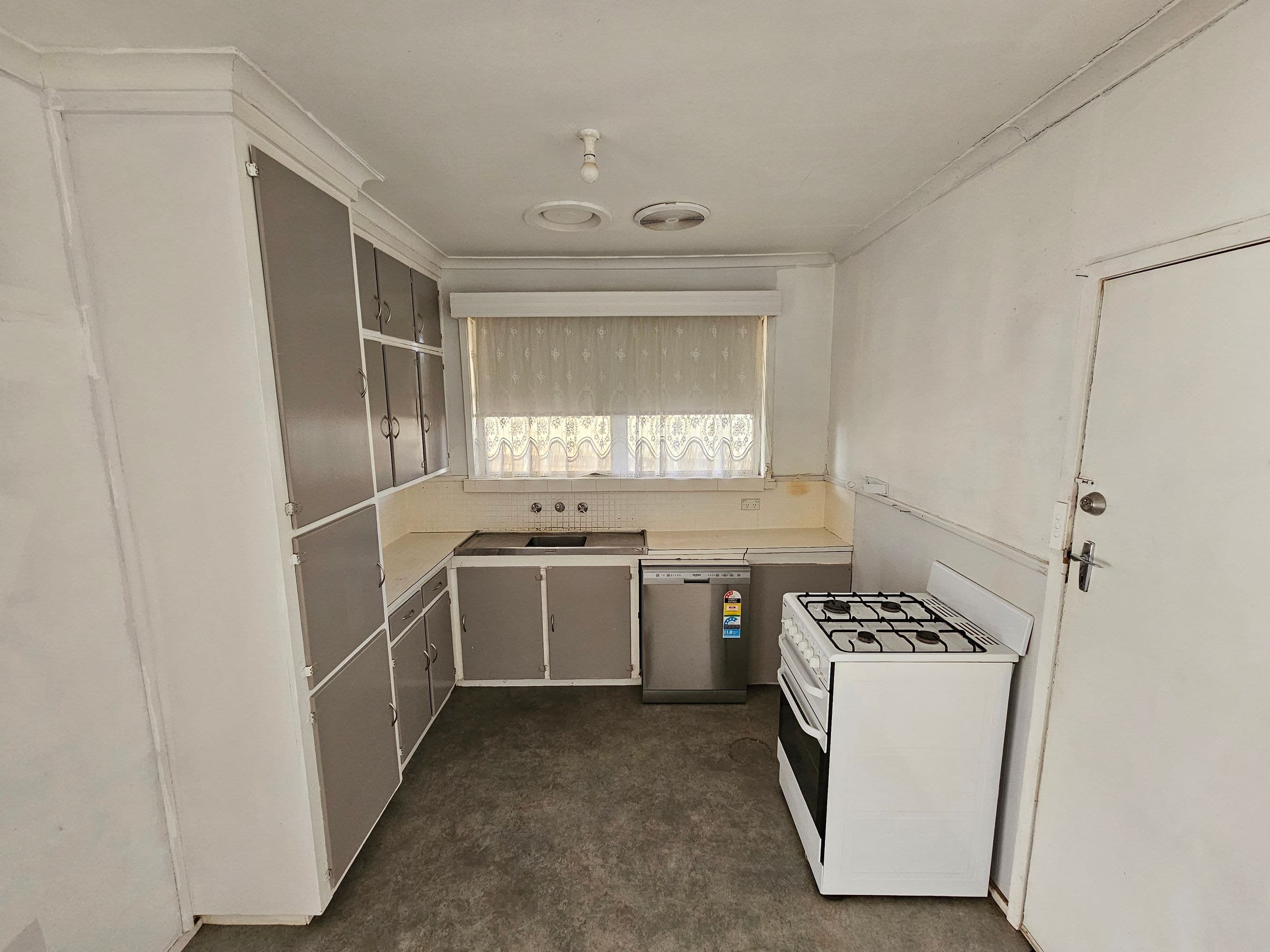 28 Winifred Street, Horsham, VIC 3400, Horsham - Thumbnail 4