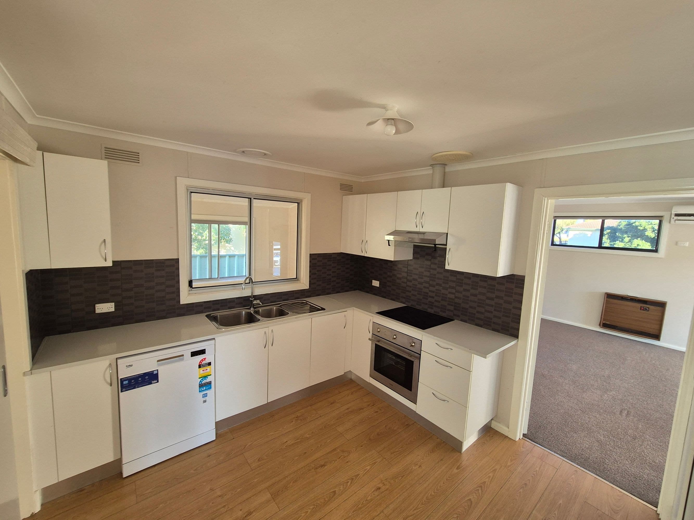 26 Felstead Avenue, Horsham VIC 3400, Horsham - Thumbnail 3