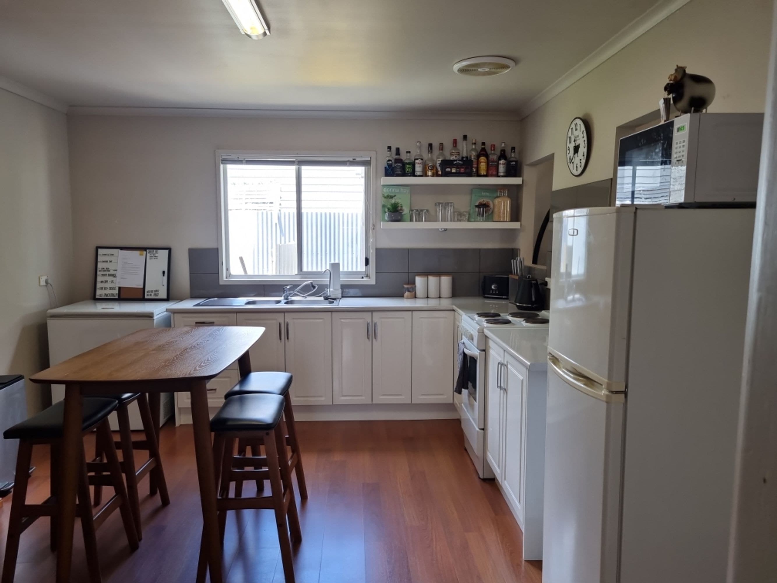 18 Bradshaw Street, Horsham VIC 3400, Horsham - Thumbnail 2