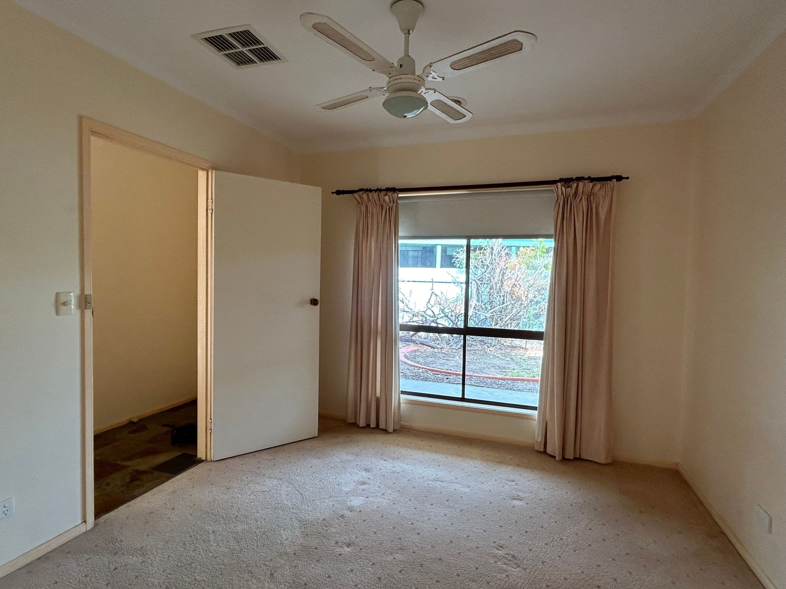 9 De Castella Drive, Horsham VIC 3400, Horsham - Thumbnail 3