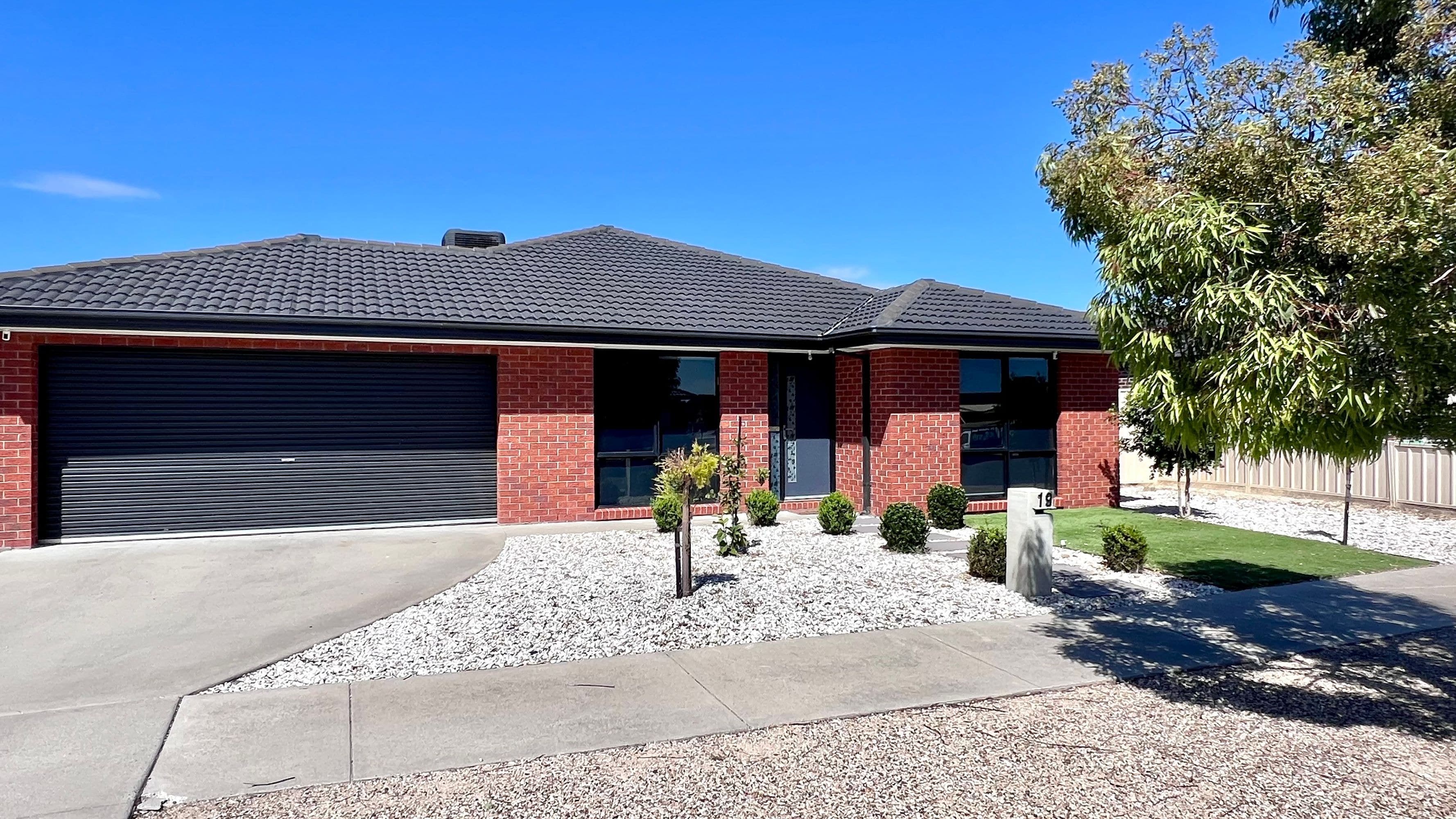 19 Hickson Street, Horsham VIC 3400, Horsham - Thumbnail 2