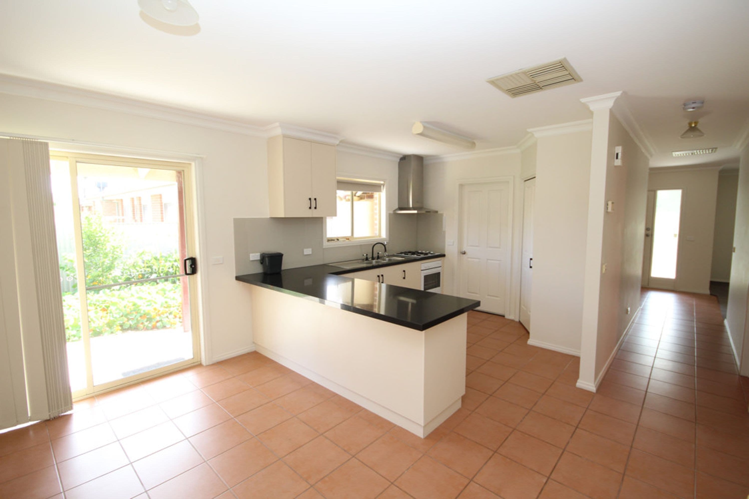 12 Magee Court, Horsham VIC 3400, Horsham - Thumbnail 3