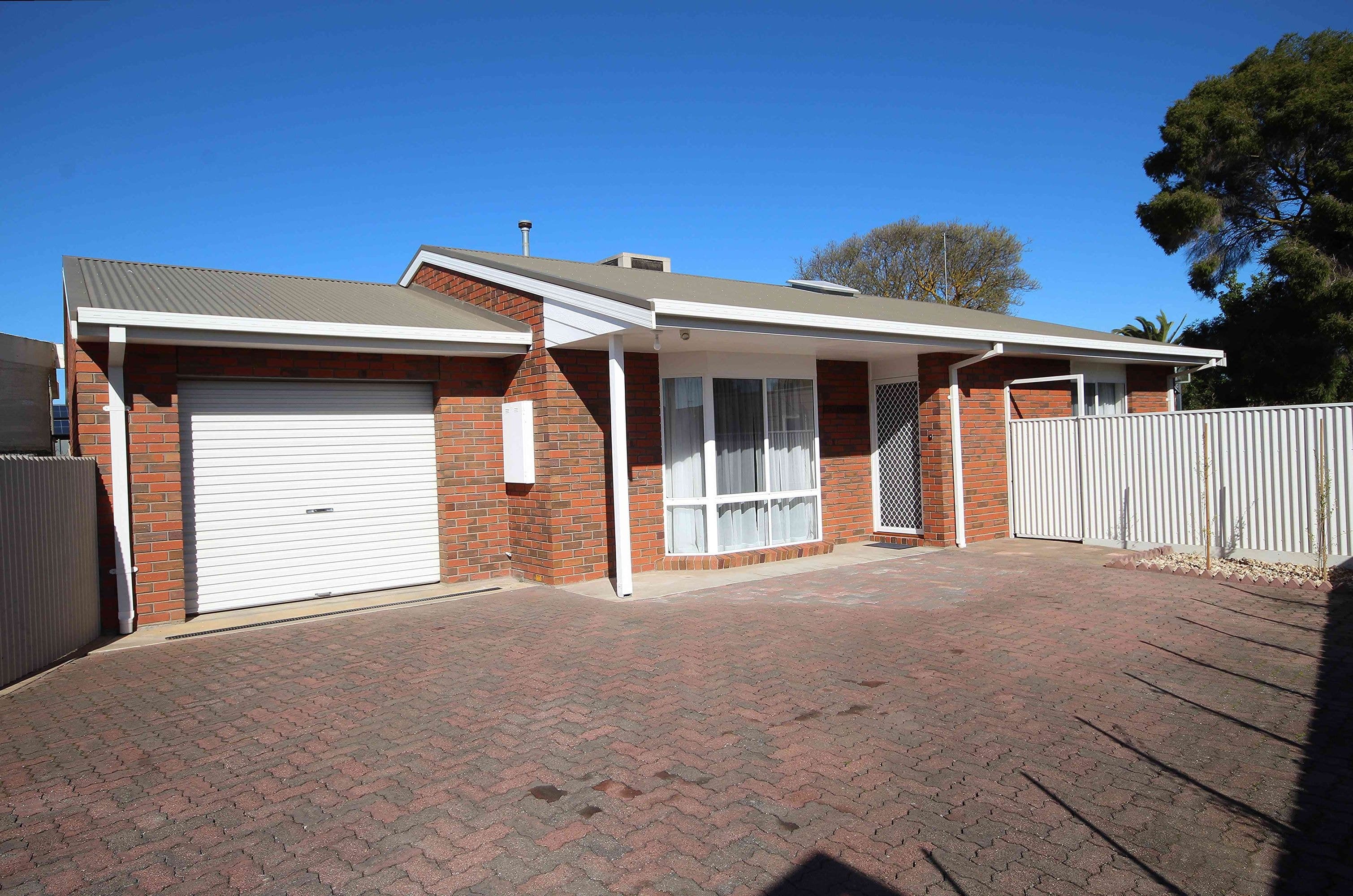 2/2 Windsor Crescent, Horsham VIC 3400, Horsham - Image 1