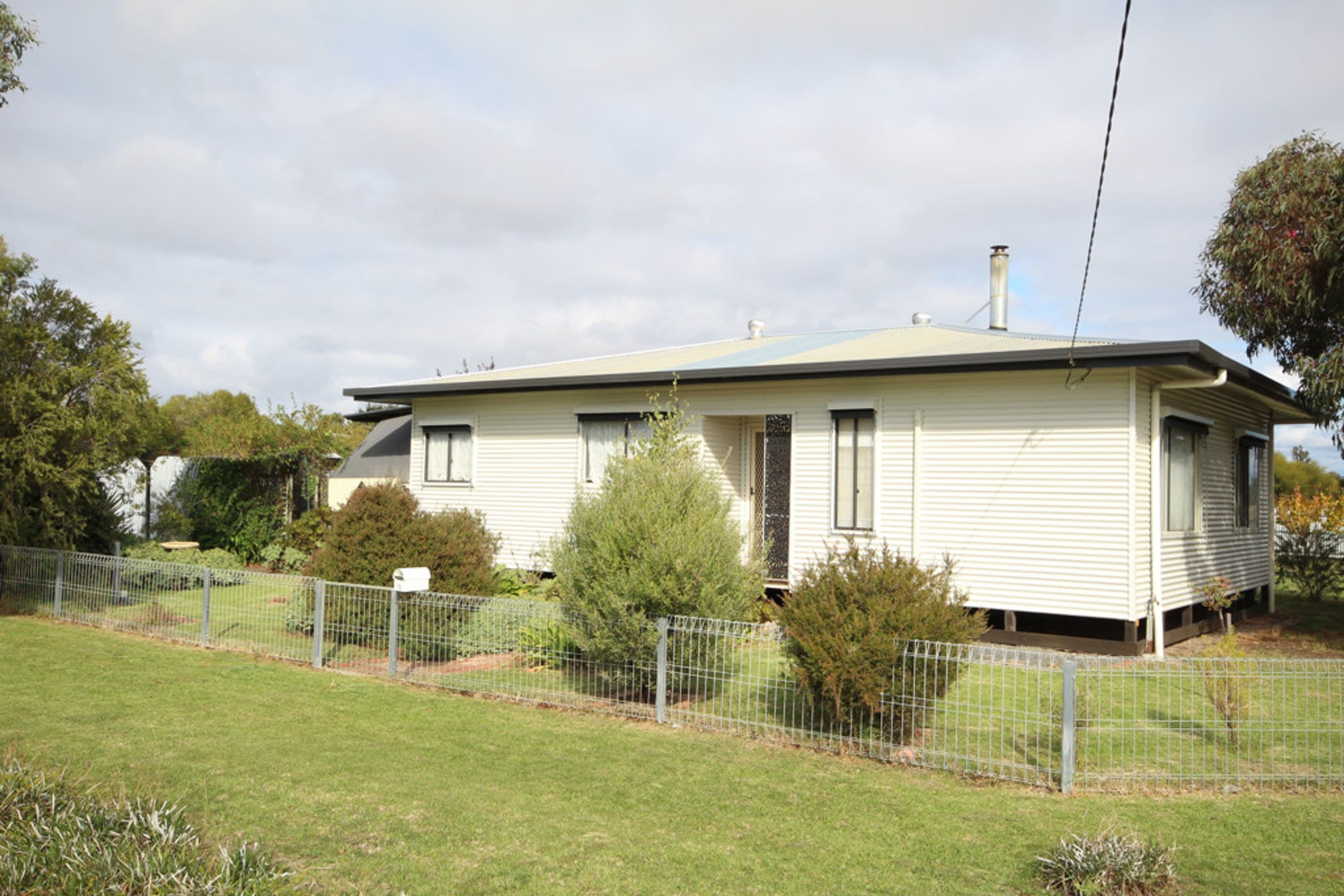 15 Anna Street, Dimboola VIC 3414, Dimboola - Image 1