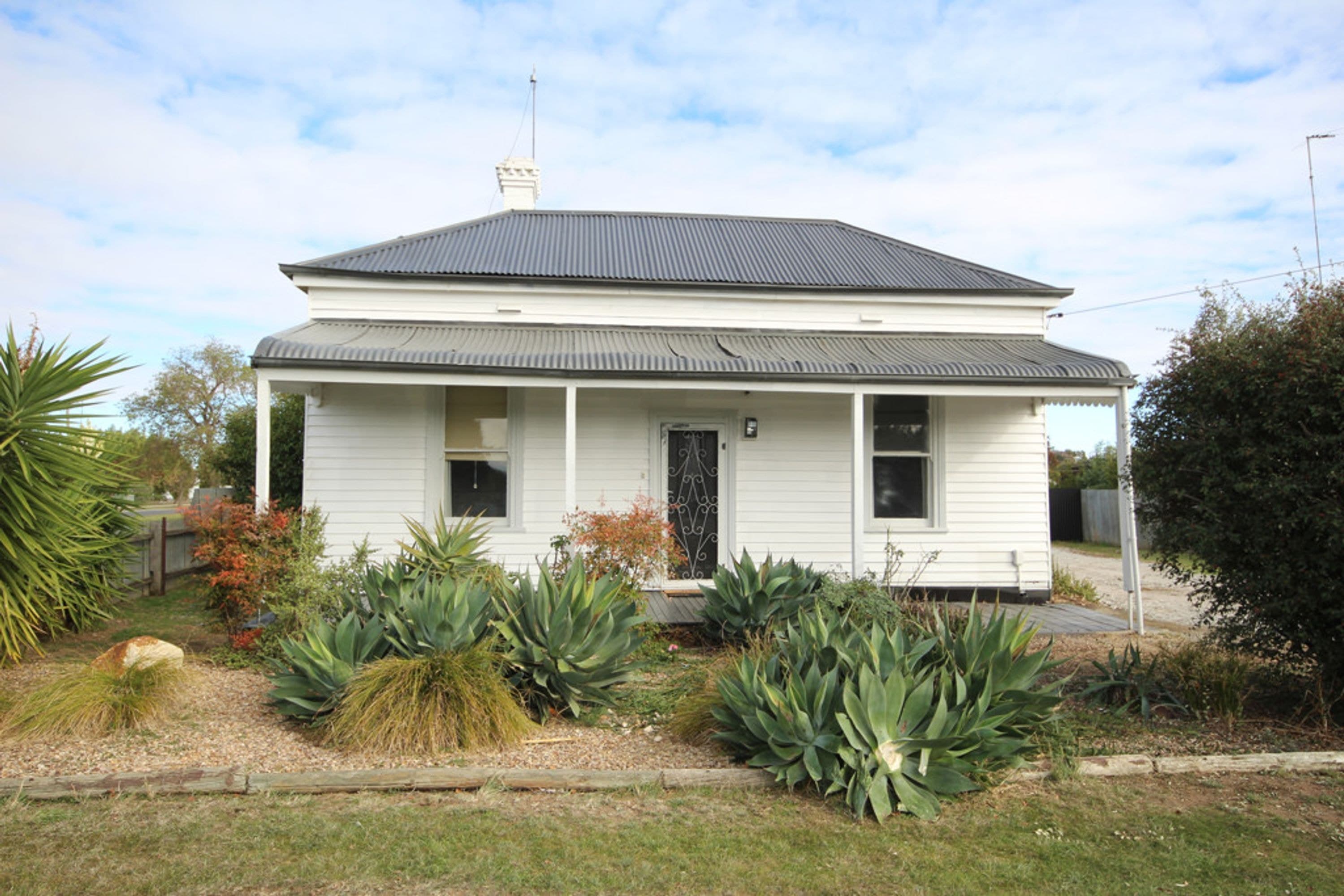 64 Molyneaux Street, Warracknabeal VIC 3393, Warracknabeal - Image 1