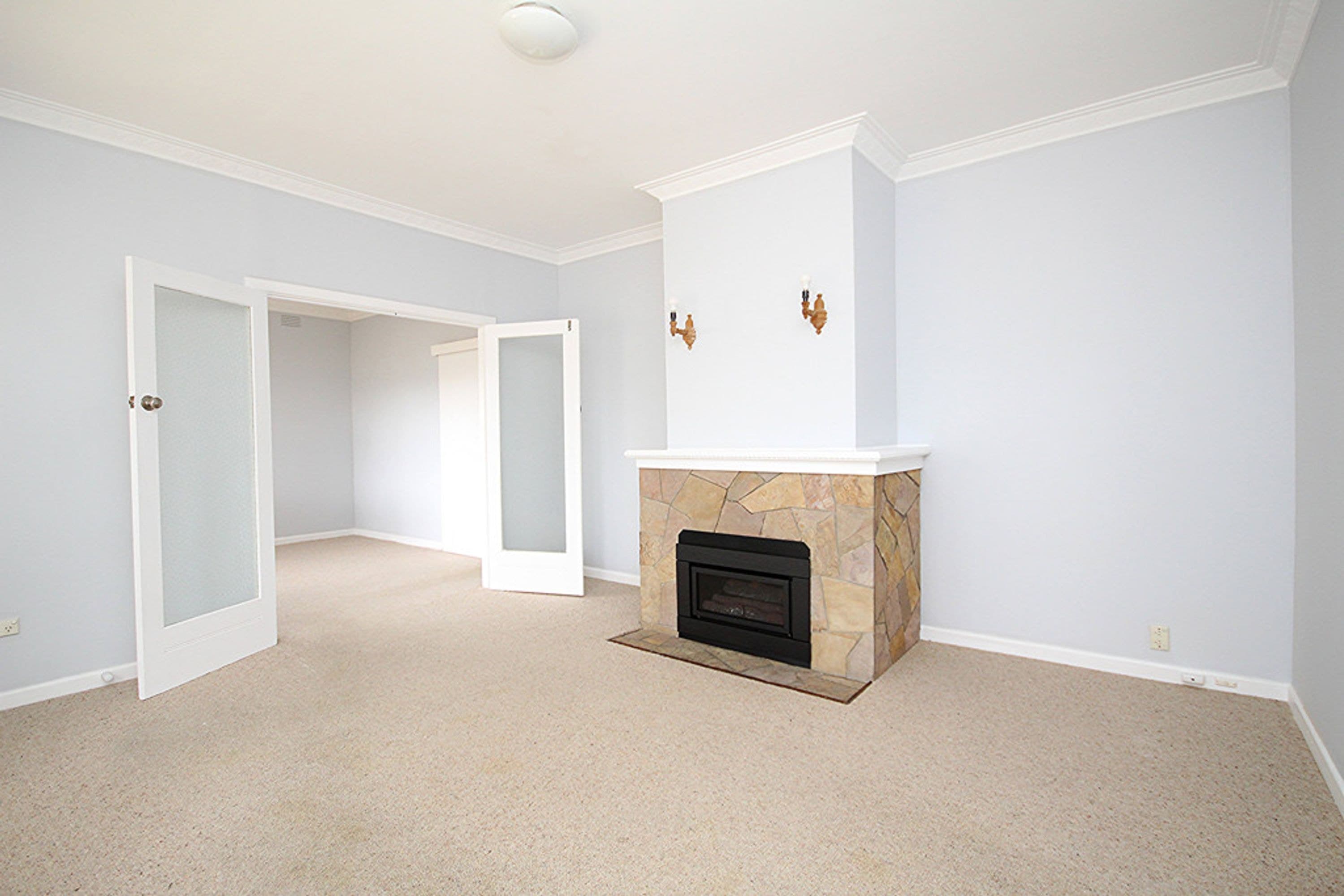 18 Tucker Street, Horsham VIC 3400, Horsham - Thumbnail 2