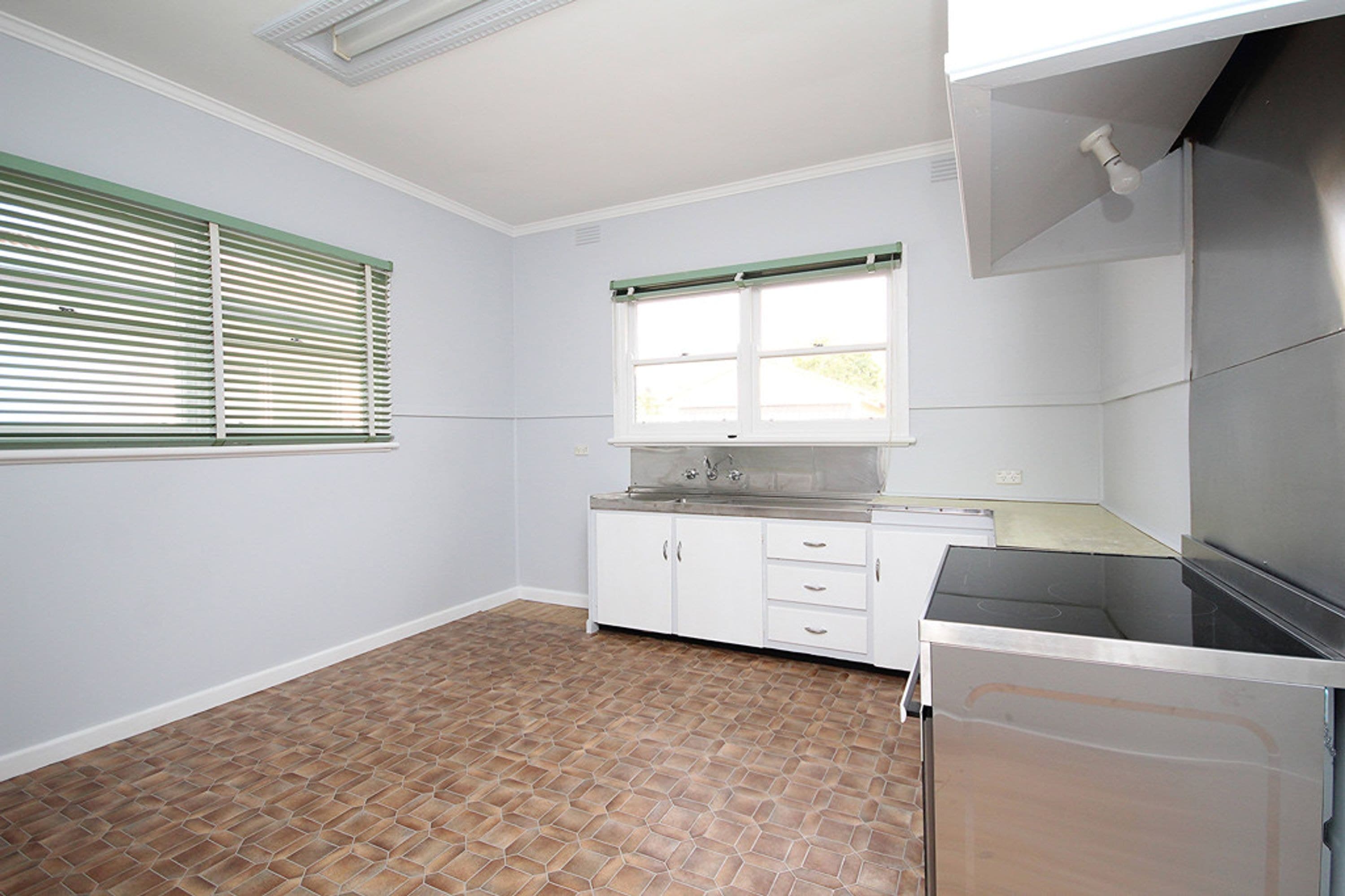 18 Tucker Street, Horsham VIC 3400, Horsham - Thumbnail 3