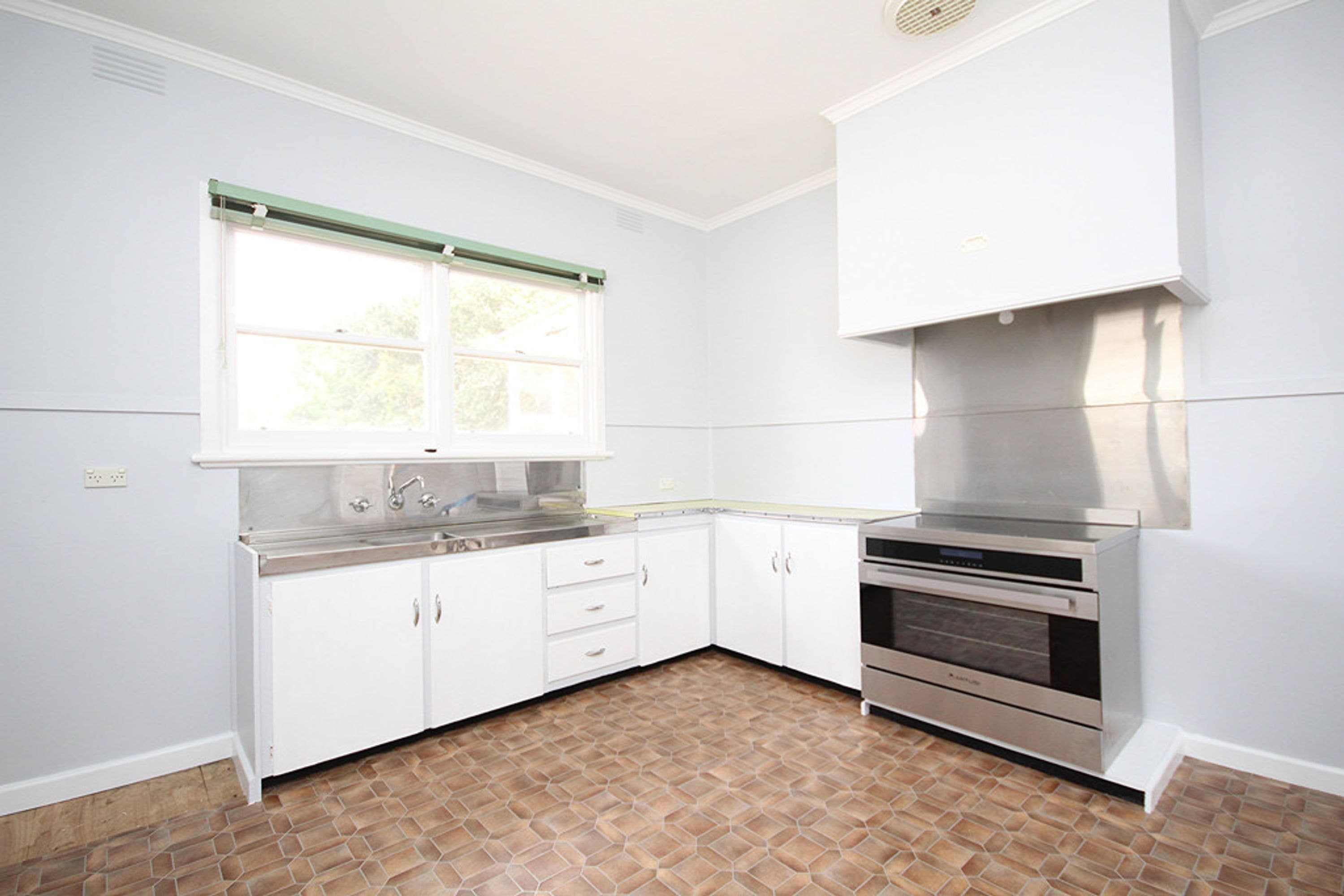 18 Tucker Street, Horsham VIC 3400, Horsham - Thumbnail 4