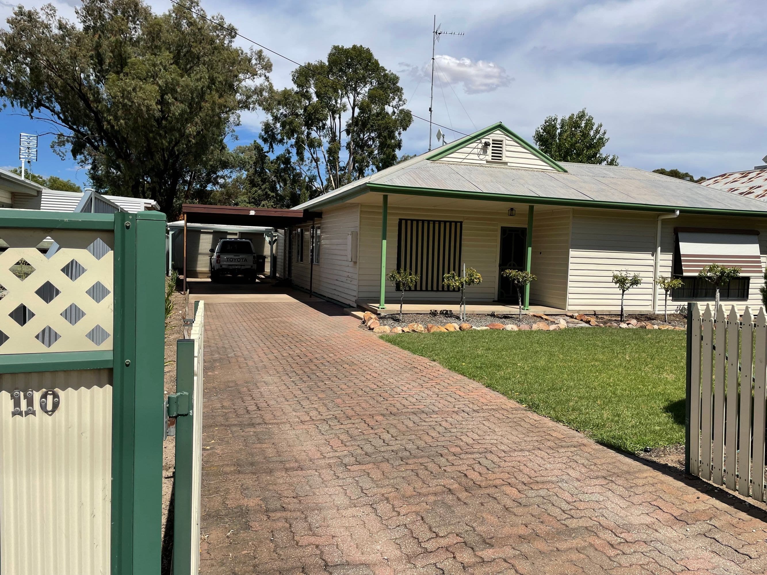 110 Dooen Road, Horsham VIC 3400, Horsham - Thumbnail 2