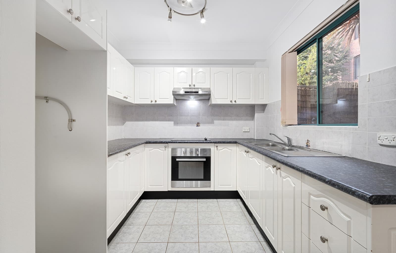 10/22 Merton Street, Sutherland - Thumbnail 3