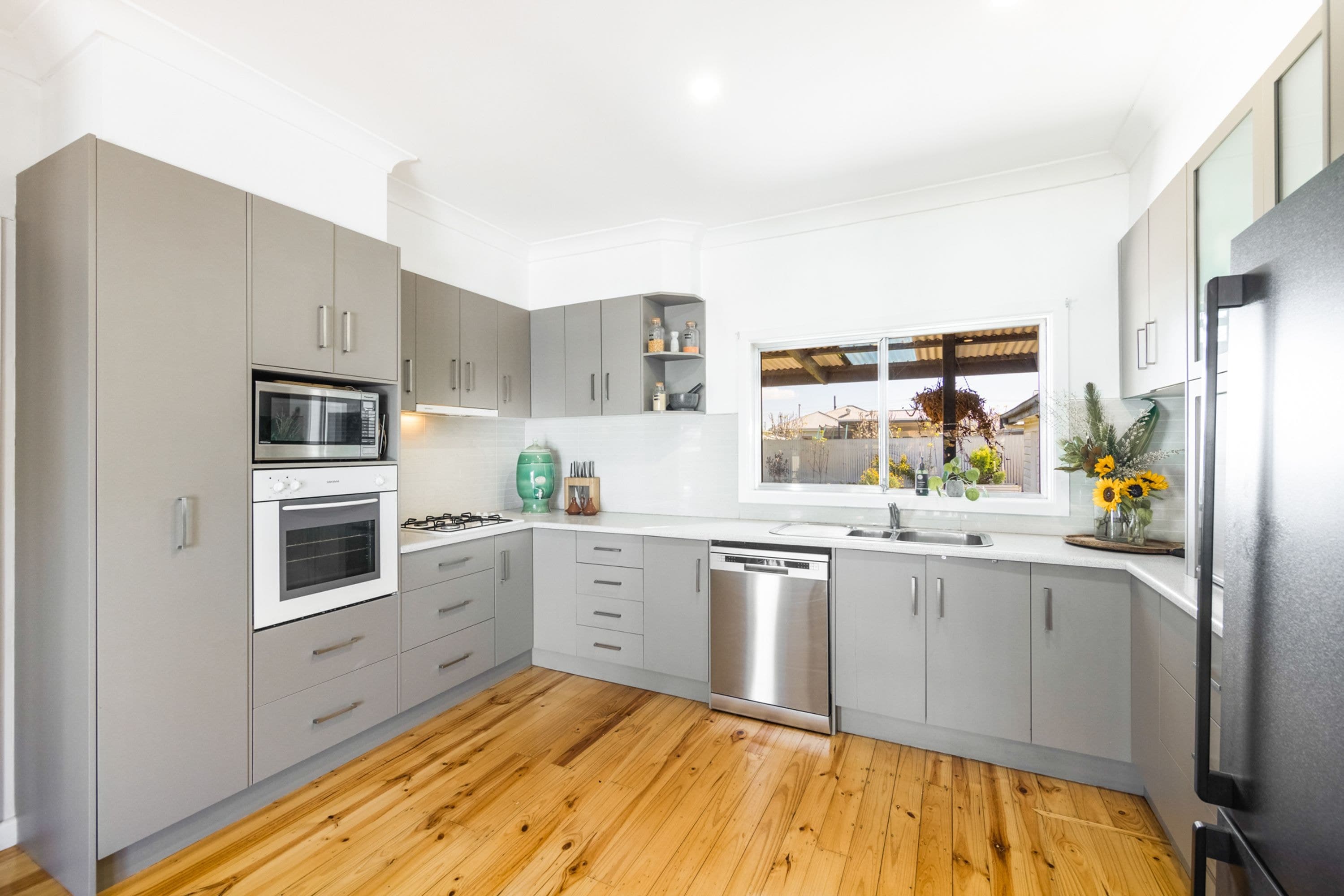 12 Jackson Street, Horsham VIC 3400, Horsham - Thumbnail 2